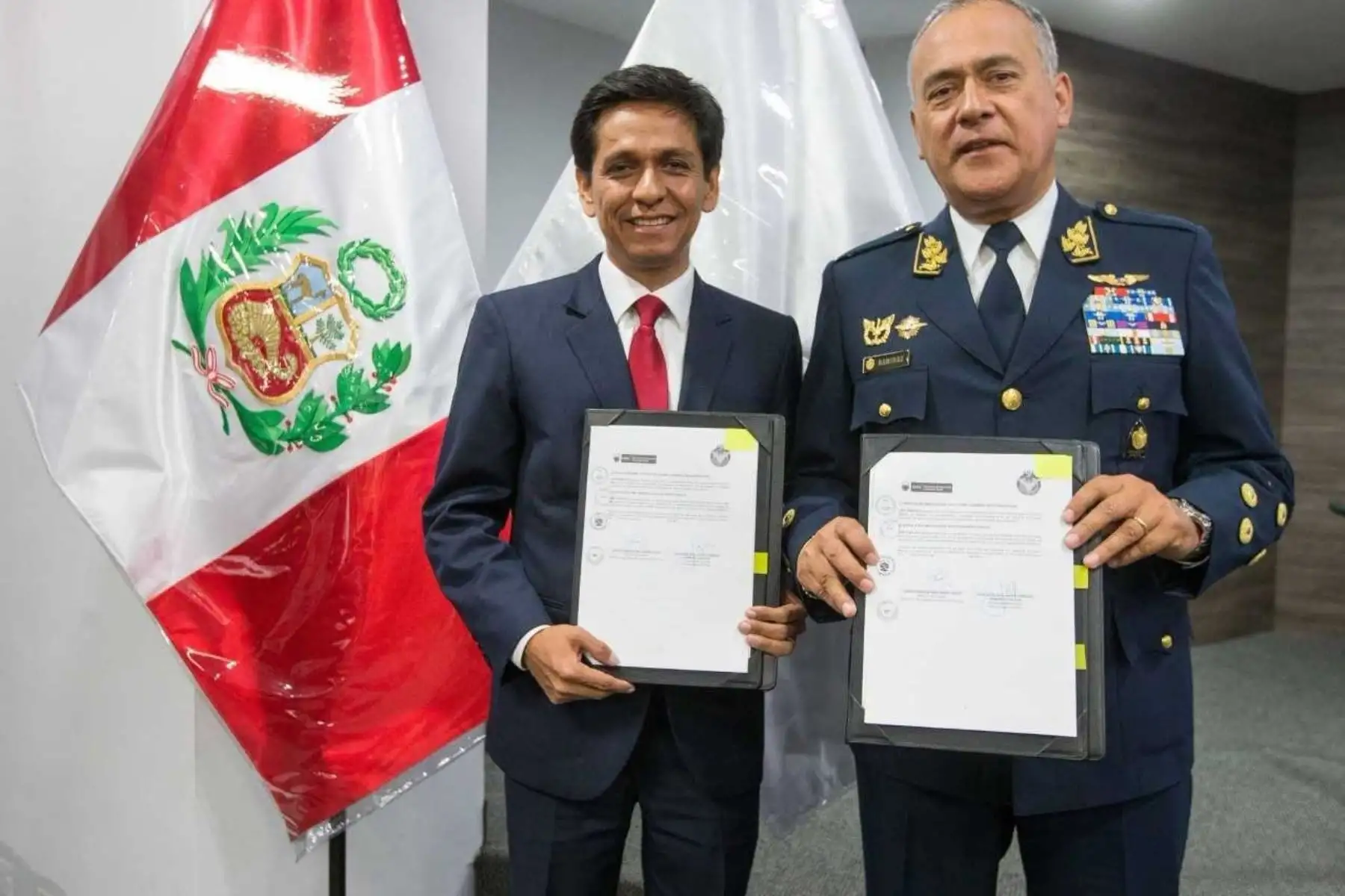El Ministerio de Desarrollo e Inclusión Social (Midis) y la Fuerza Aérea del Perú (FAP) implementarán estrategias conjuntas para mejorar la calidad de vida de la población más vulnerable de todo el territorio nacional, gracias a la firma de un Convenio Marco de Cooperación Interinstitucional.