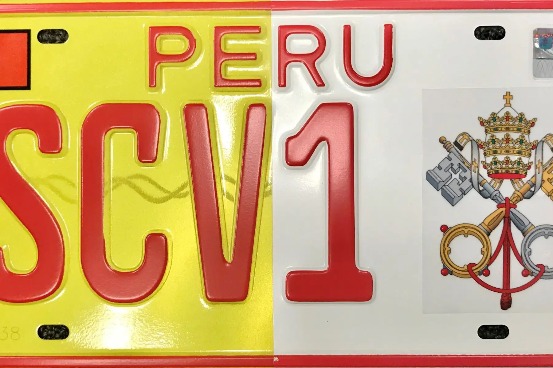Placa del papamóvil en Perú. Foto: ANDINA/Difusión.