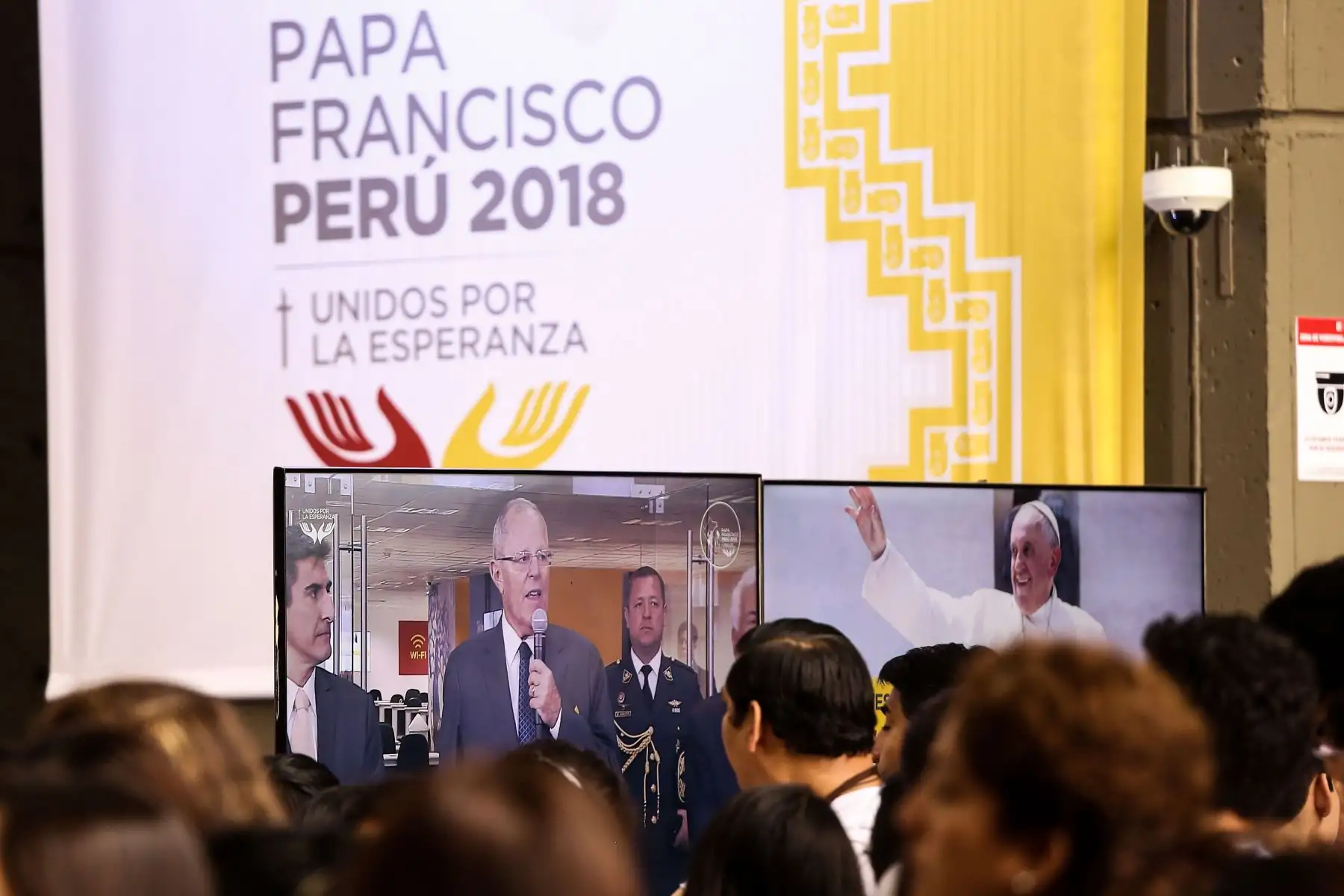 LIMA PERÚ - ENERO 18. El jefe de Estado, Pedro Pablo Kuczynski, inaugura el Centro Internacional de Prensa (CIP). Foto: ANDINA/Ruben Grandez