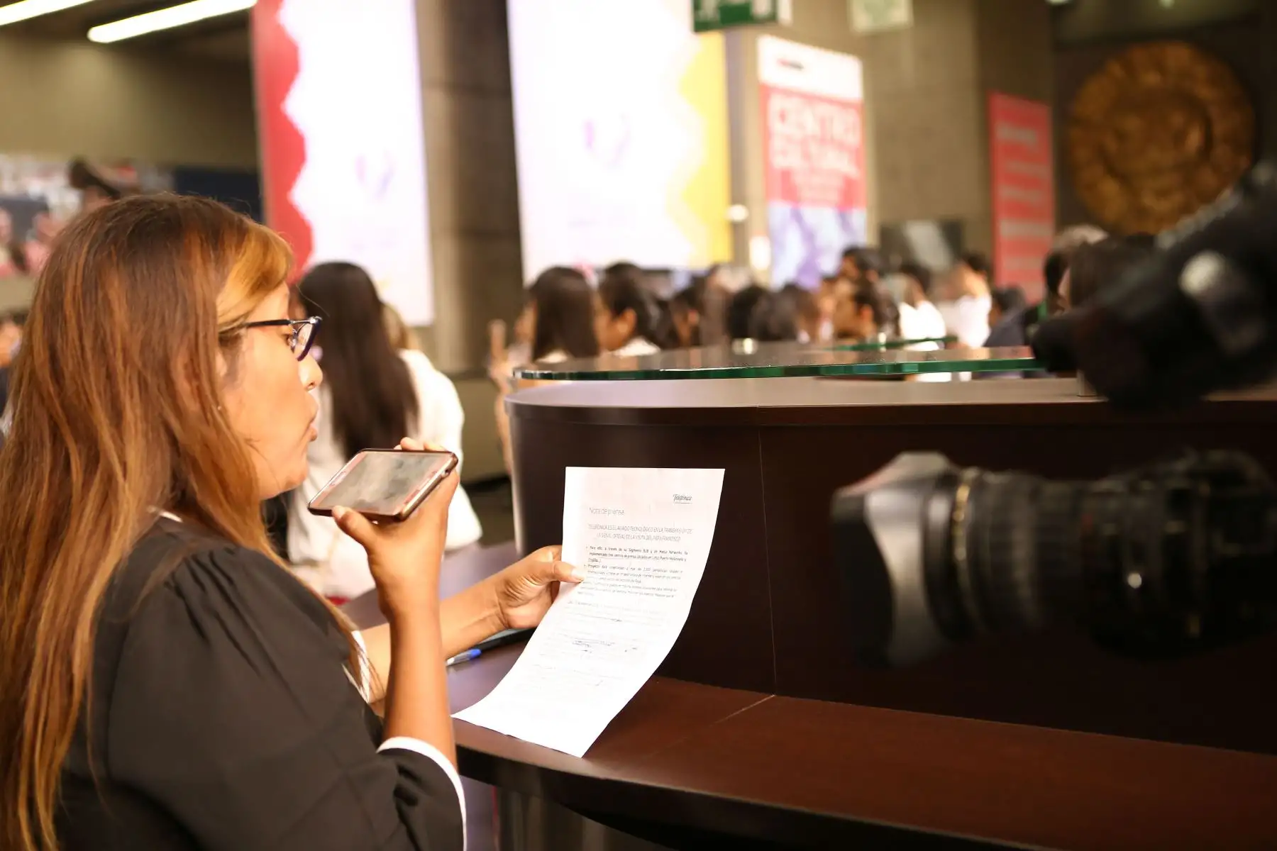 LIMA PERÚ - ENERO 18. Periodistas nacionales y extranjeros en  Centro Internacional de Prensa (CIP). Foto: ANDINA/Ruben Grandez