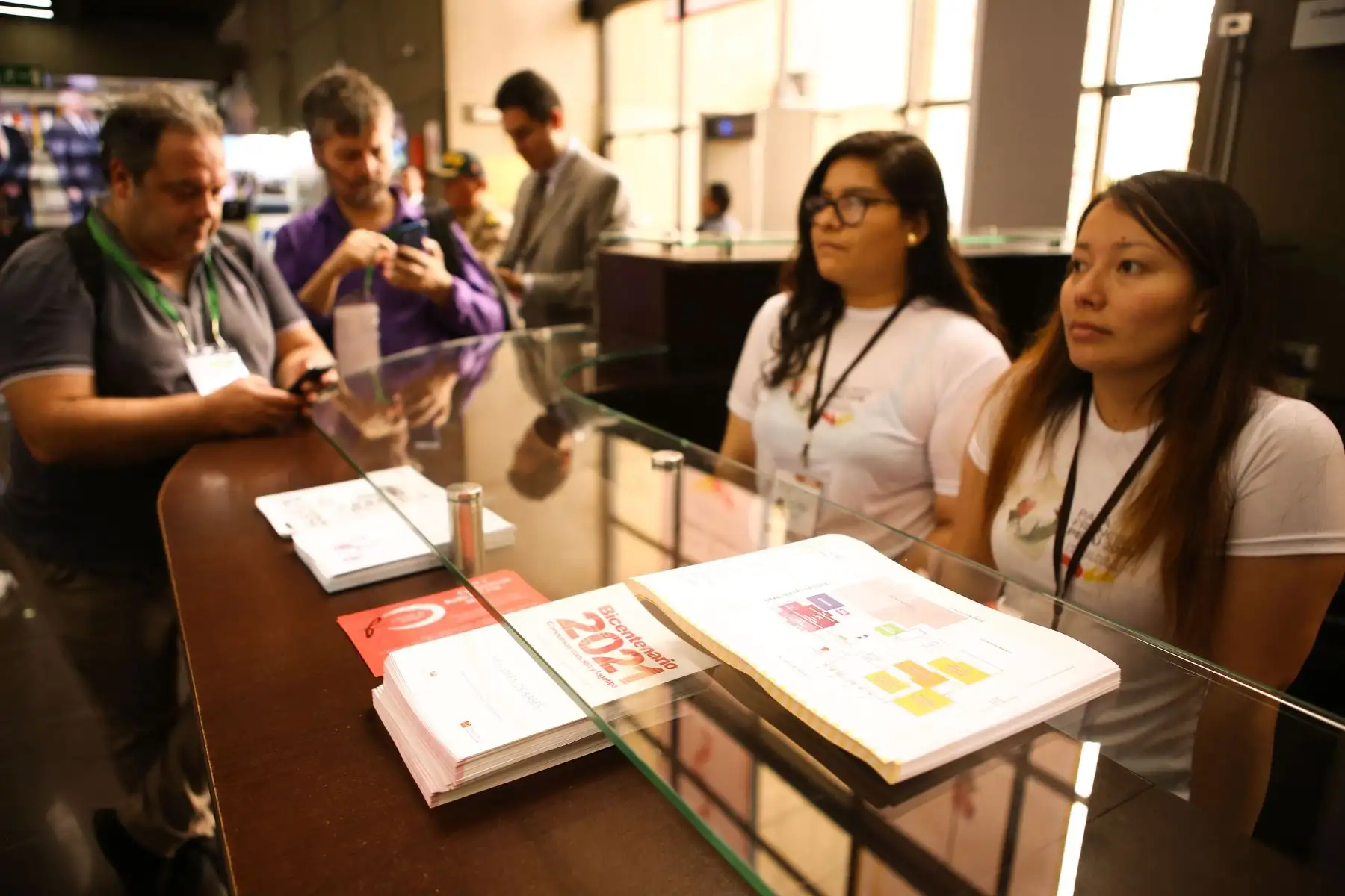 LIMA PERÚ - ENERO 18. Periodistas nacionales y extranjeros en  Centro Internacional de Prensa (CIP). Foto: ANDINA/Ruben Grandez