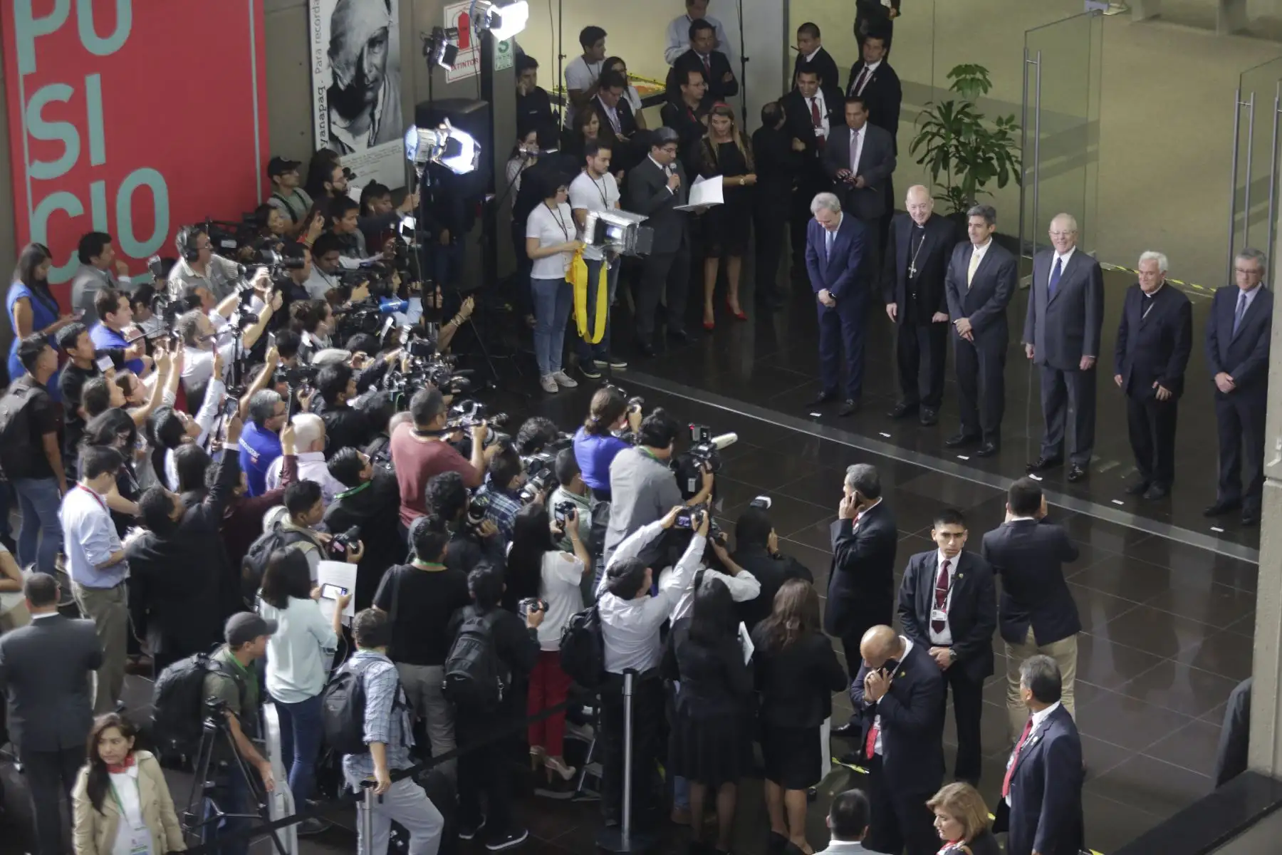 LIMA PERÚ - ENERO 18. El jefe de Estado, Pedro Pablo Kuczynski, inaugura el Centro Internacional de Prensa (CIP). Foto: ANDINA/Federico Romero