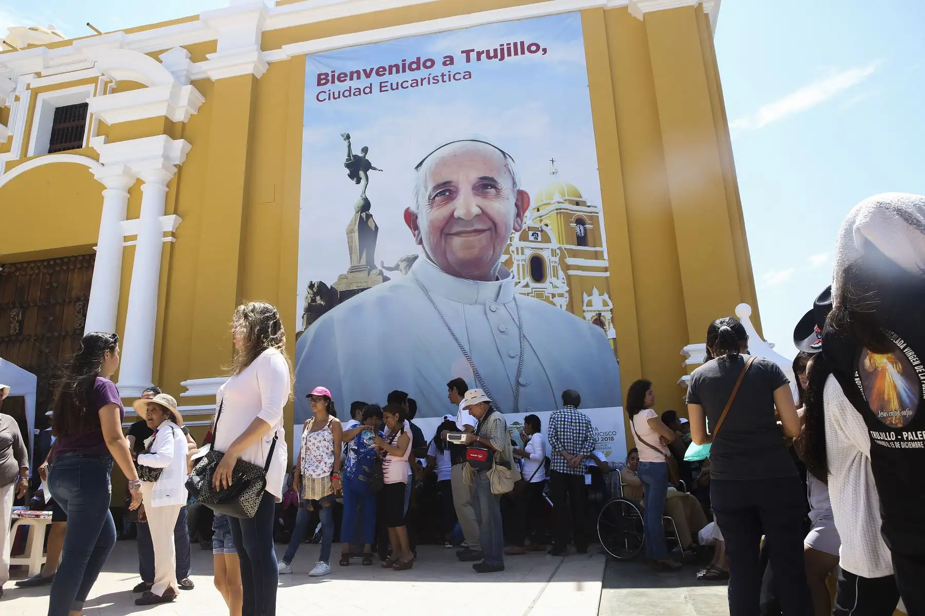 TRUJILLO PERÚ - ENERO 18. Trujillanos esperan con entusiasmo la vista del Papa Francisco. Foto: ANDINA/Roberto Cáceres