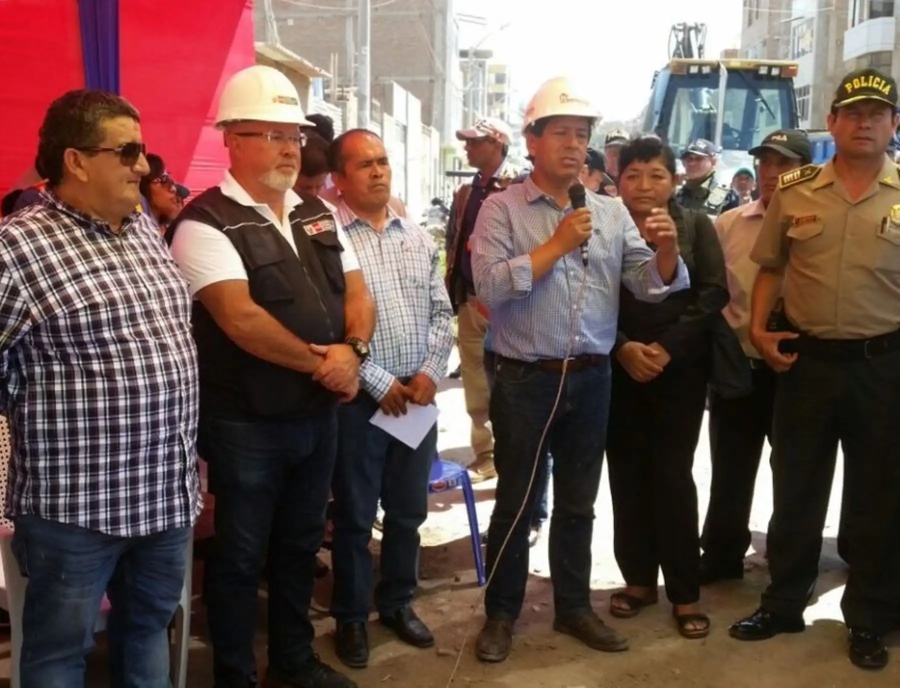 De acuerdo al Plan Integral de Reconstrucción con Cambios (PIRCC) para este año 2018 se asignarán más de 900 millones de soles a la región Lambayeque en cerca de 300 intervenciones para obras de prevención, rehabilitación y reconstrucción de la infraestructura dañada que dejó El Niño Costero.