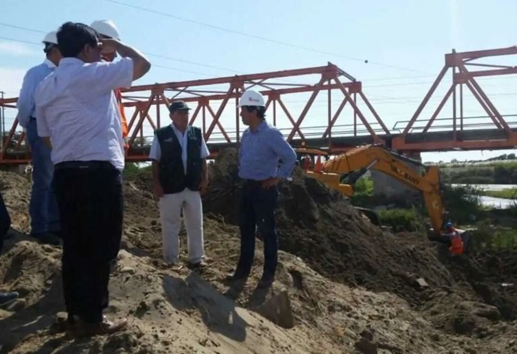 De acuerdo al Plan Integral de Reconstrucción con Cambios (PIRCC) para este año 2018 se asignarán más de 900 millones de soles a la región Lambayeque en cerca de 300 intervenciones para obras de prevención, rehabilitación y reconstrucción de la infraestructura dañada que dejó El Niño Costero.