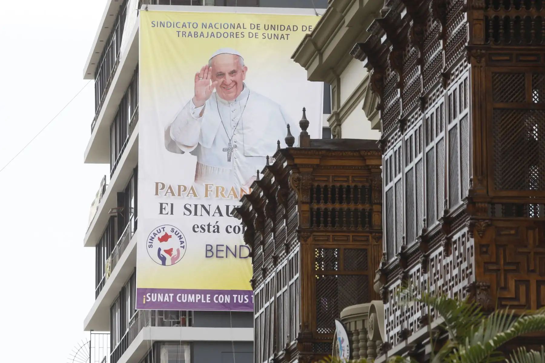 LIMA PERÚ - ENERO 18. Miles de fieles ya esperan la llegada del Papa Francisco al Perú. Foto: ANDINA/Eddy Ramos