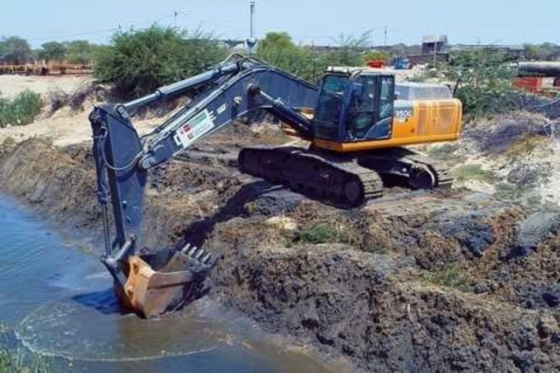 En Piura concluyeron los trabajos de limpieza de más de 15 kilómetros correspondientes a cinco drenes de la región, con el fin de reducir el riesgo de inundaciones en las ciudades ante eventuales lluvias de gran intensidad, informó la Autoridad para la Reconstrucción con Cambios.
