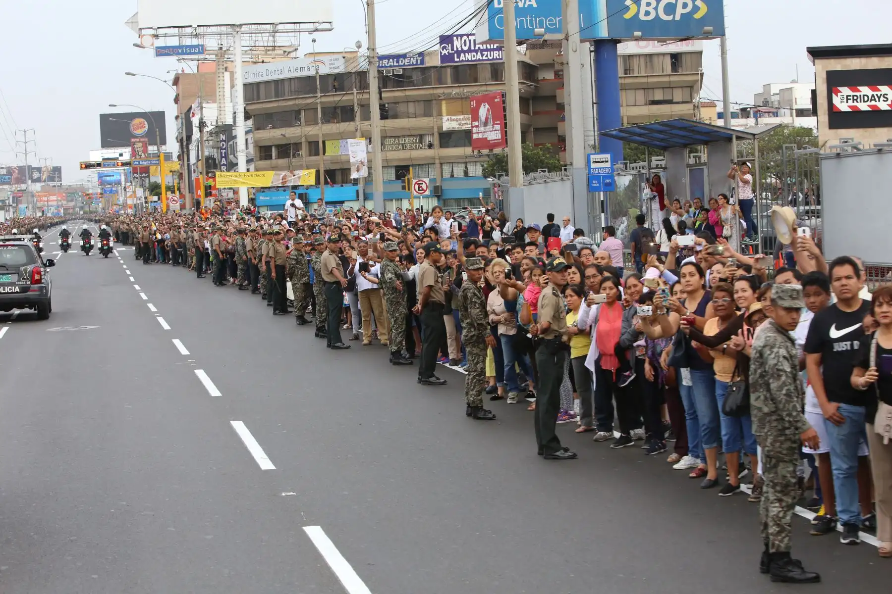 LIMA PERÚ – ENERO 18. Recorrido del Papa  Francisco del grupo aéreo Nº 8 a la Nunciatura Apostólica. Foto:ANDINA/Cesar Garcia