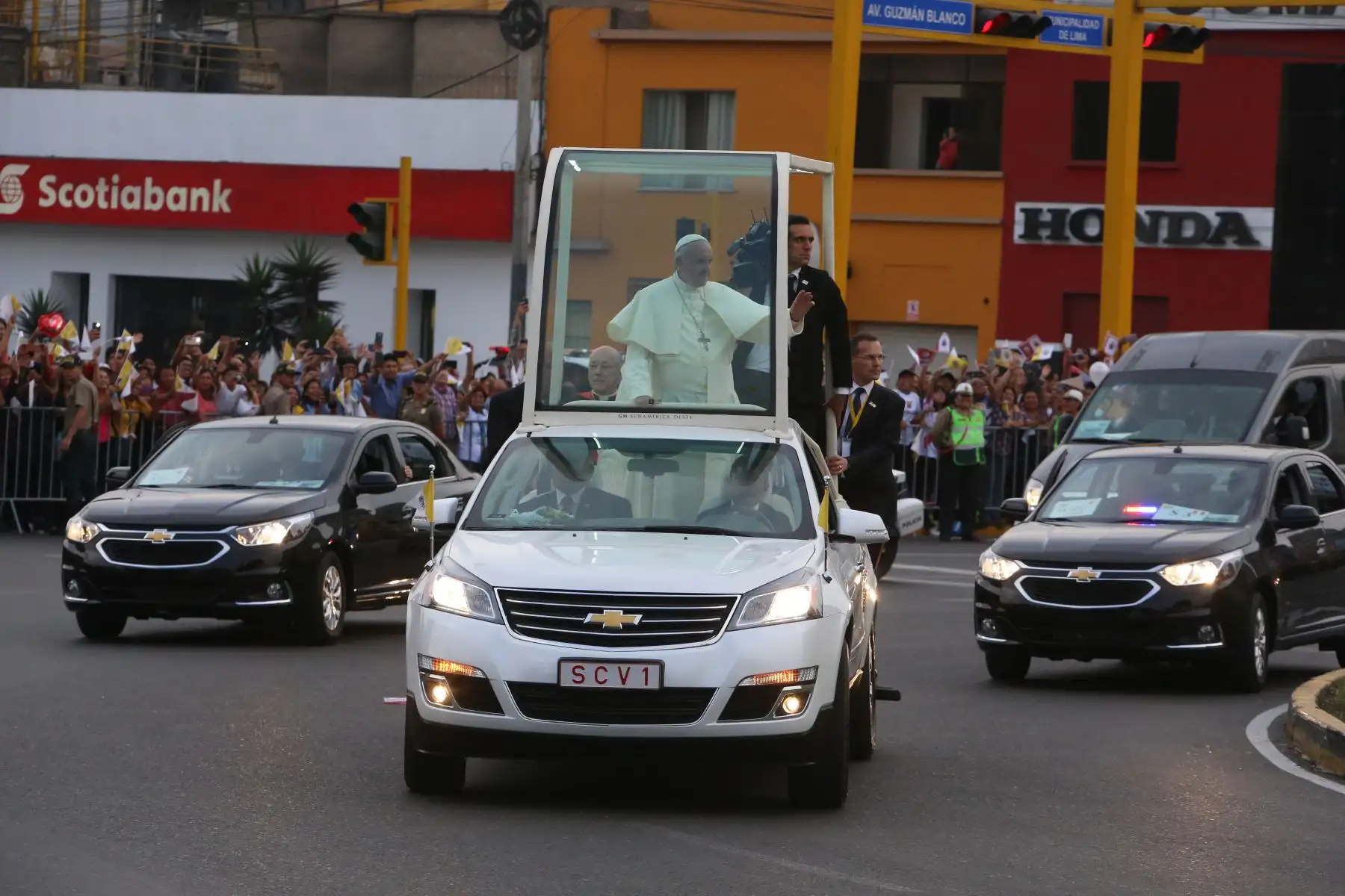 LIMA PERÚ – ENERO 18. Recorrido del Papa  Francisco del grupo aéreo Nº 8 a la Nunciatura Apostólica. Foto:ANDINA/Cesar Garcia