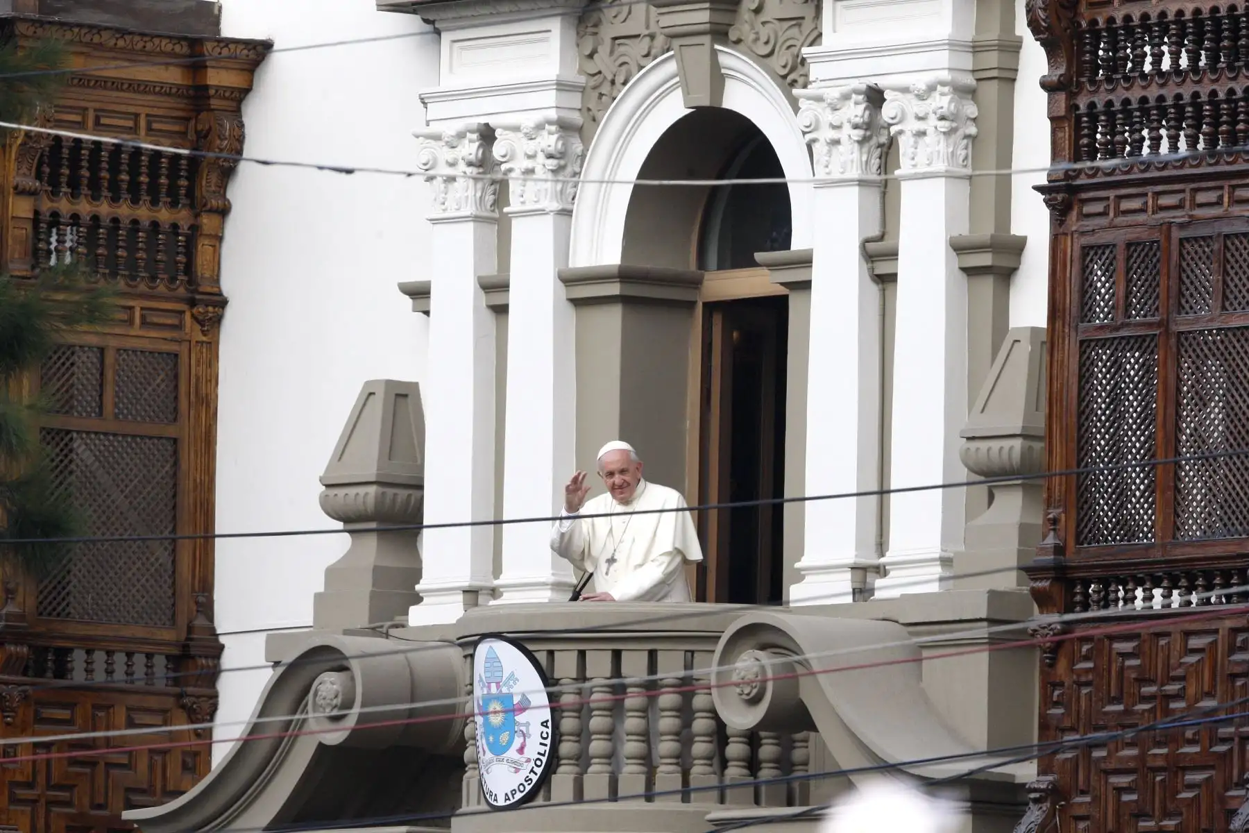 LIMA PERÚ - ENERO 19. Papa Francisco se dirige al pueblo peruano desde balcón de la Nunciatura Apostólica. Foto: ANDINA/Eddy Ramos