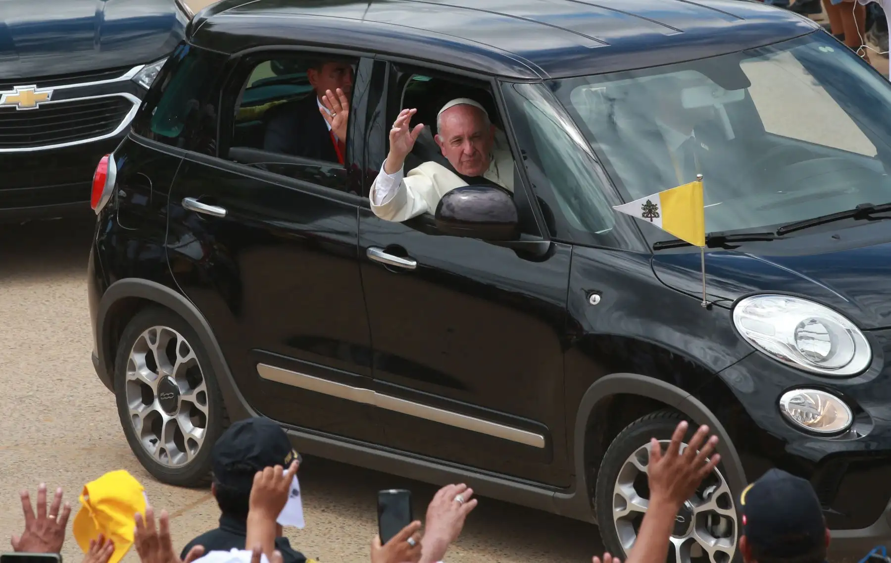 PUERTO MALDONADO PERÚ - ENERO 19. Papa Francisco llega a coliseo para reunión  con pueblos nativos. Foto: ANDINA/Jhony Laurente