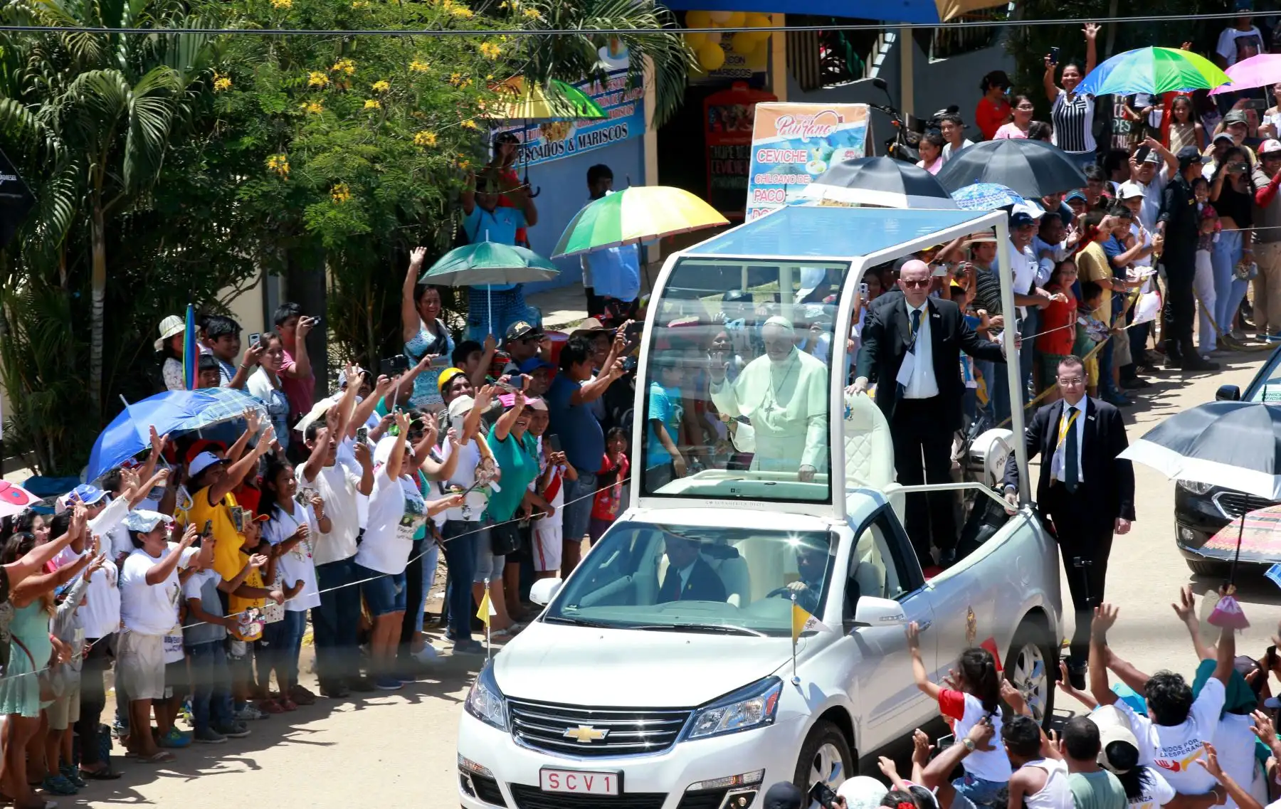 PUERTO MALDONADO PERU-ENERO-19. Papa Francisco se dirije  a reunión con niños  del  hogar Principito . Foto: ANDINA/Jhony Laurente