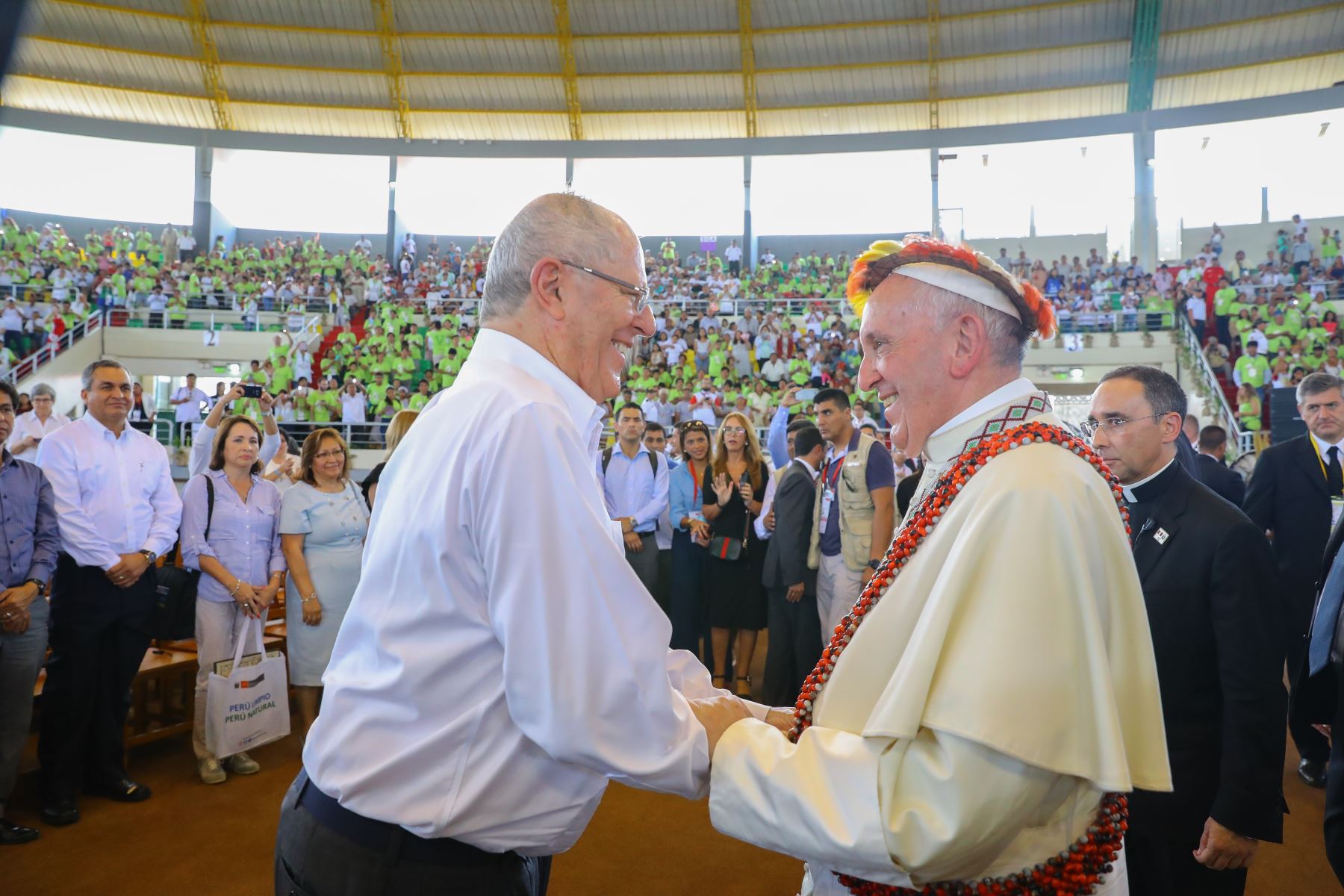 PUERTO MALDONADO PERÚ – ENERO 19.  Presidente Kuczynski asistió al encuentro del Papa Francisco con los pueblos de la Amazonia en el Coliseo Regional Madre de Dios. Foto: ANDINA/Andres Valle