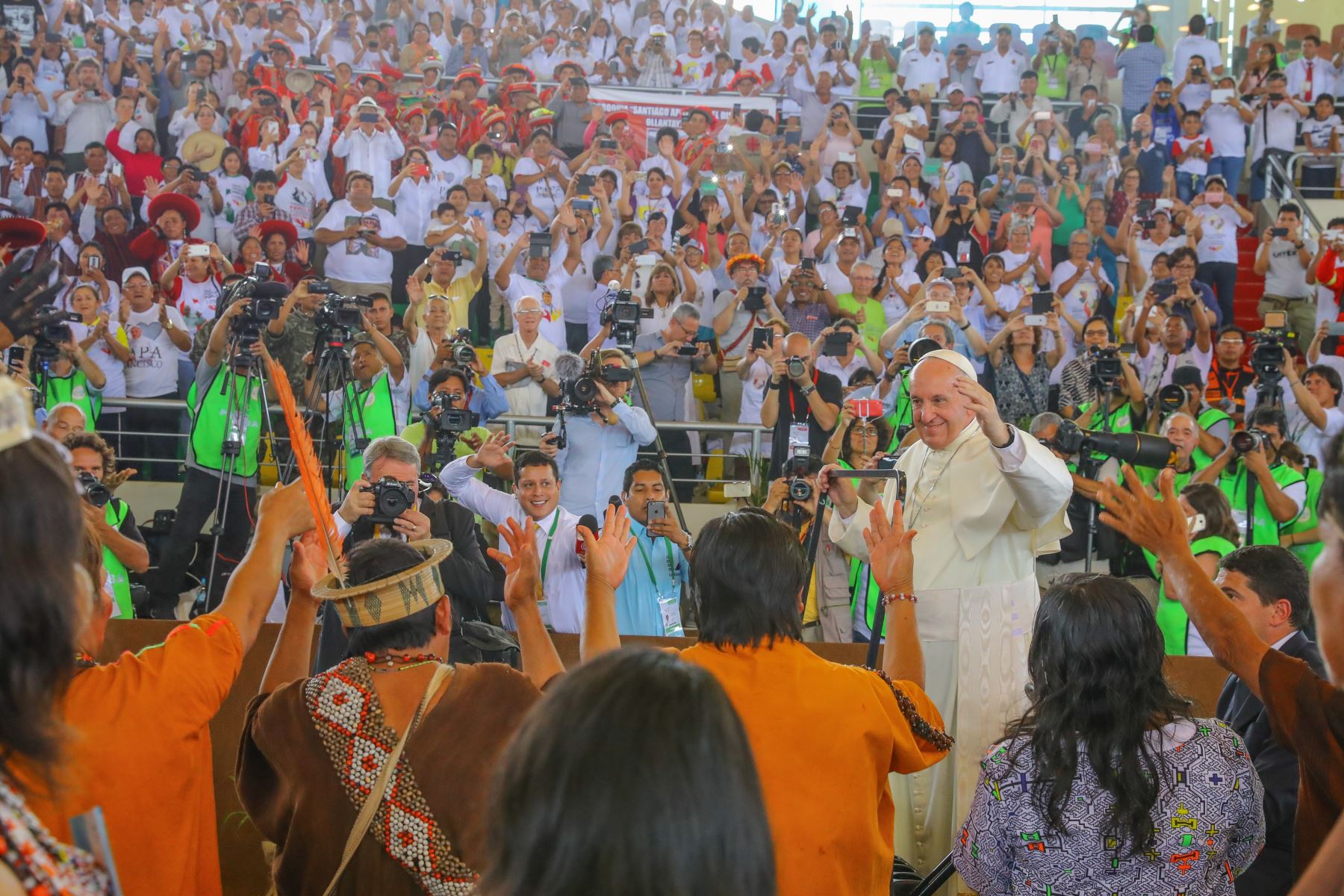 PUERTO MALDONADO PERÚ – ENERO 19. Encuentro del Papa Francisco con los pueblos de la Amazonia en el Coliseo Regional Madre de Dios. Foto: ANDINA/Andres Valle