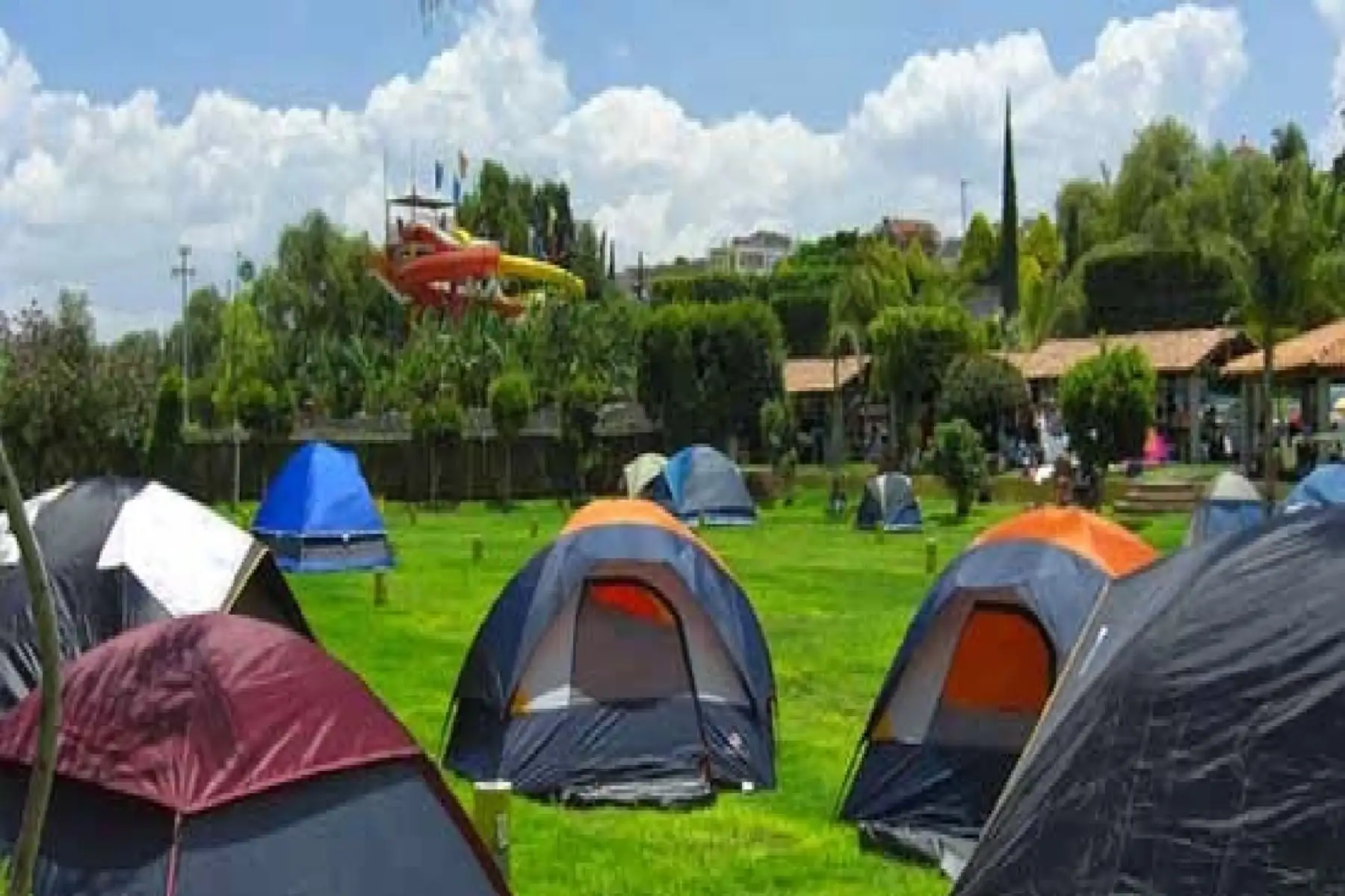 También hay viviendas identificadas por la Gerencia Regional de Comercio Exterior, Turismo y Artesanía, las cuales tienen licencia hasta el 21 de enero para brindar el servicio de hospedaje.