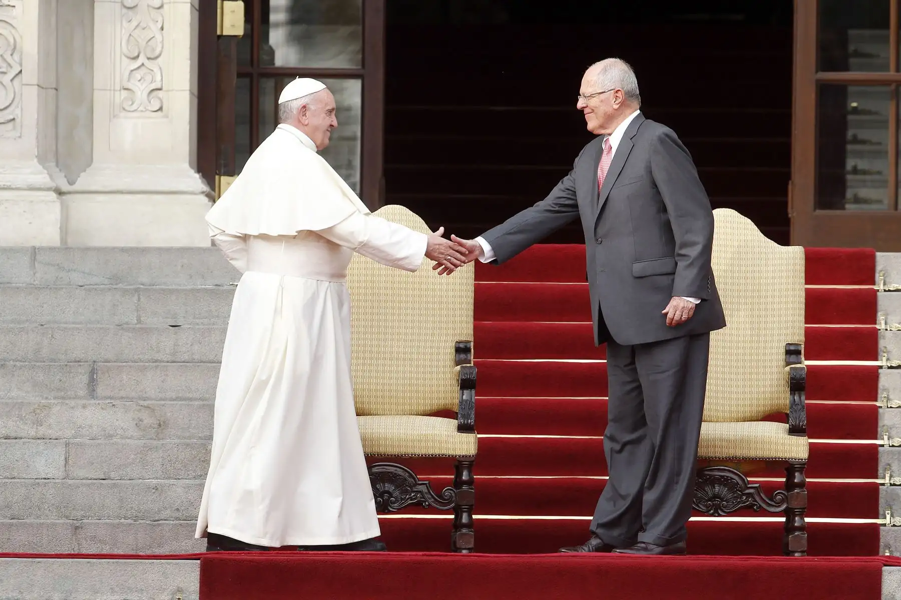 LIMA PERÚ - ENERO 19. Papa Francisco vista Palacio de Gobierno  y se reúne con Presidente Kuczynski. Foto: ANDINA/Carolina Urra