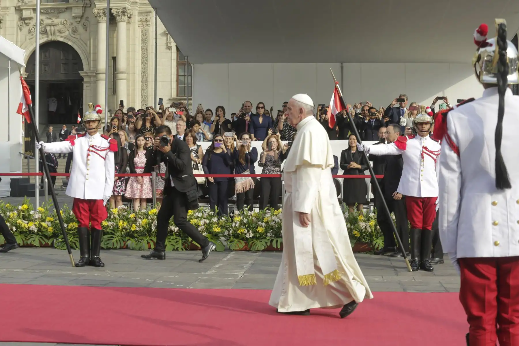 LIMA PERÚ - ENERO 19. Papa Francisco vista Palacio de Gobierno  y se reúne con Presidente Kuczynski. Foto: ANDINA/Federico Romero
