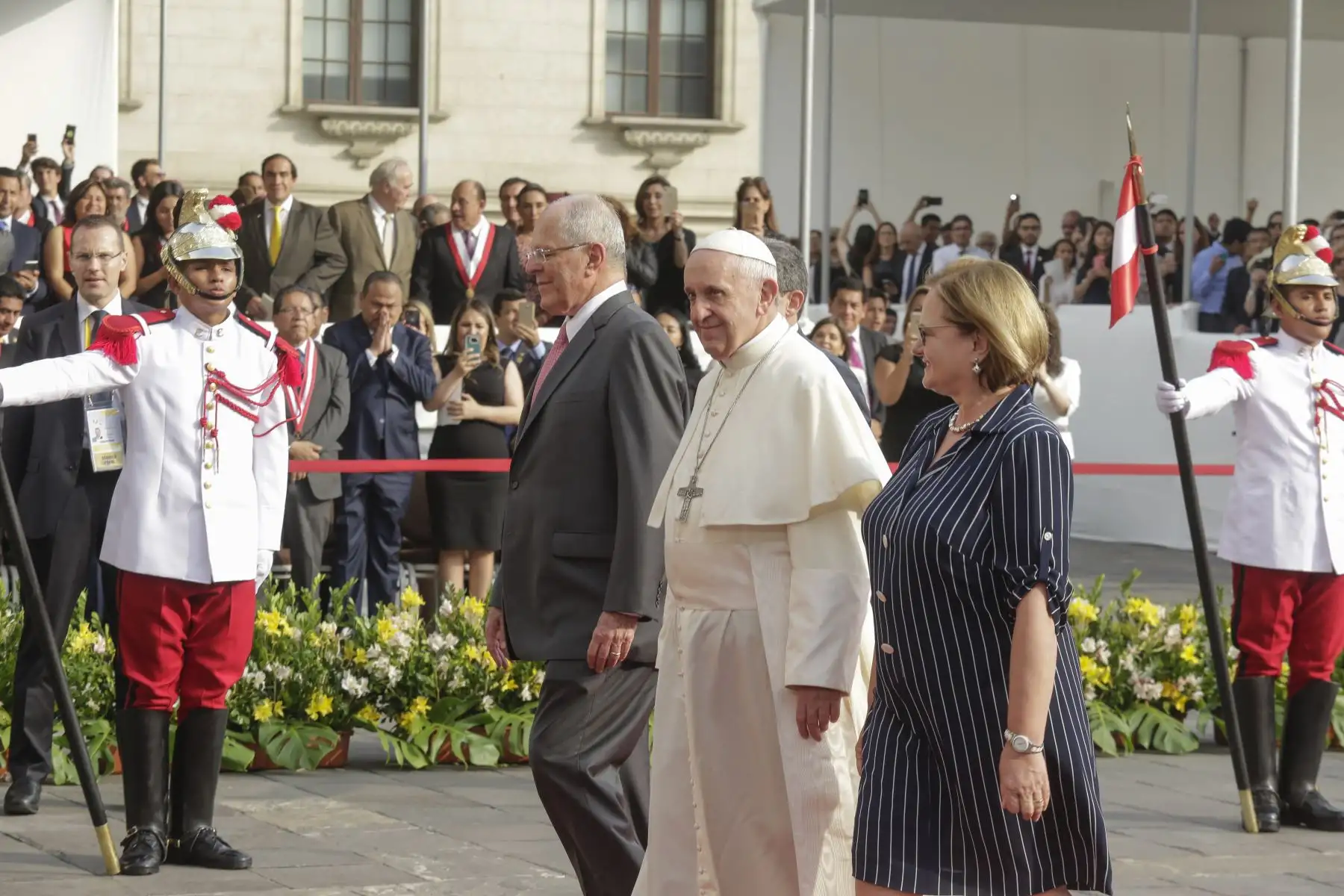 LIMA PERÚ - ENERO 19. Papa Francisco vista Palacio de Gobierno  y se reúne con Presidente Kuczynski. Foto: ANDINA/Federico Romero