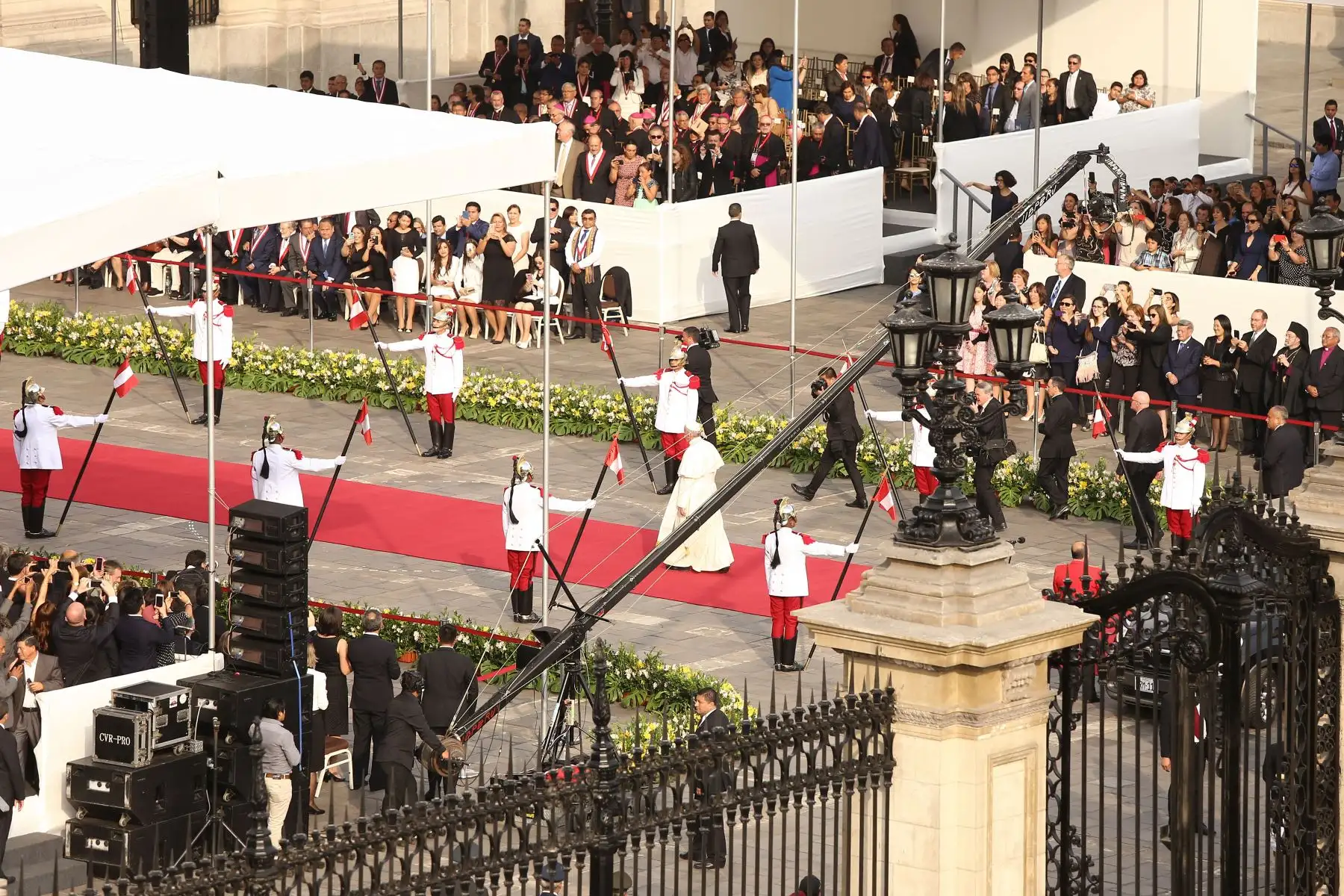 LIMA PERÚ - ENERO 19. Papa Francisco vista Palacio de Gobierno  y se reúne con Presidente Kuczynski. Foto:ANDINA/Rubén Grandez