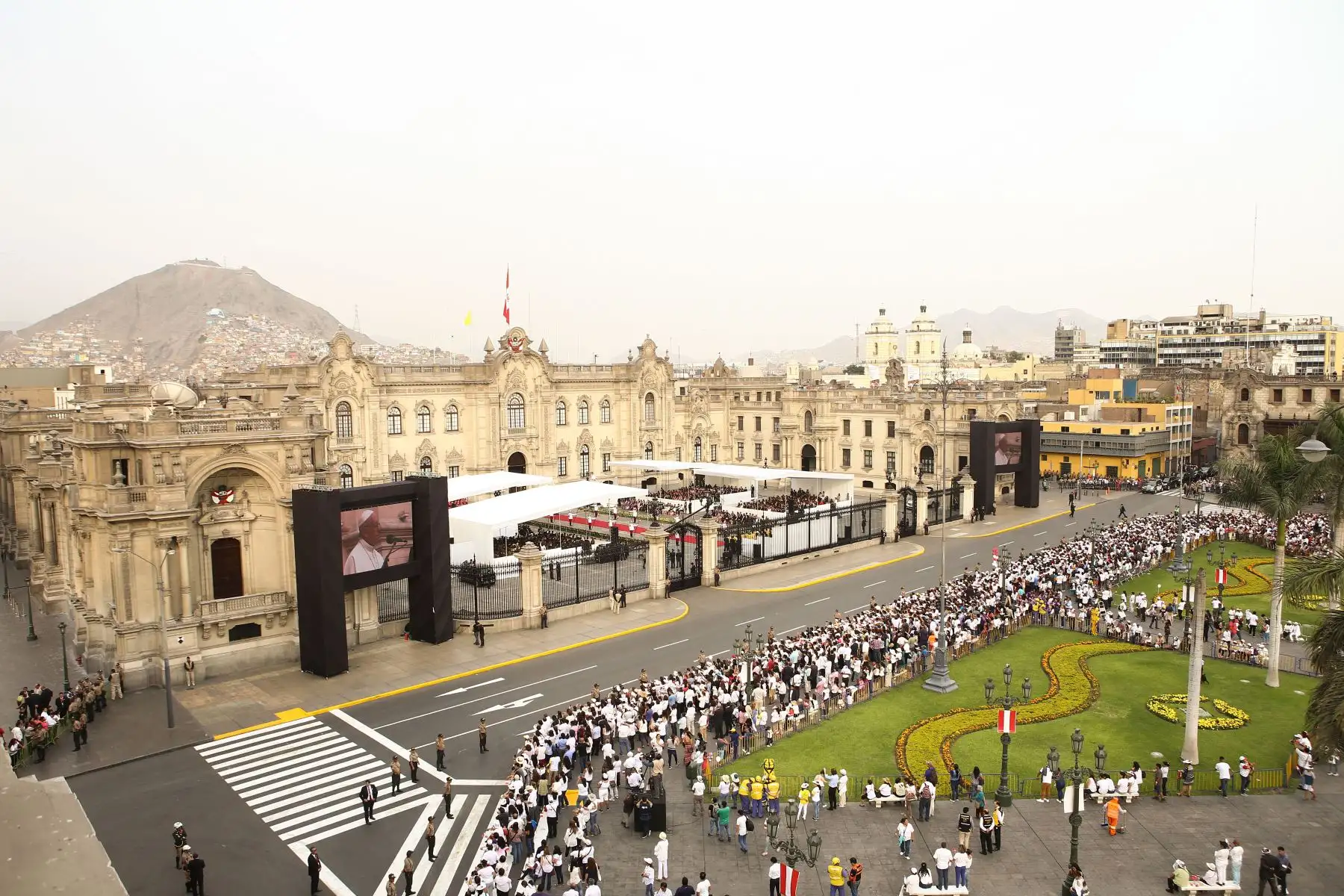 LIMA PERÚ - ENERO 19. Papa Francisco vista Palacio de Gobierno  y se reúne con Presidente Kuczynski. Foto:ANDINA/Rubén Grandez