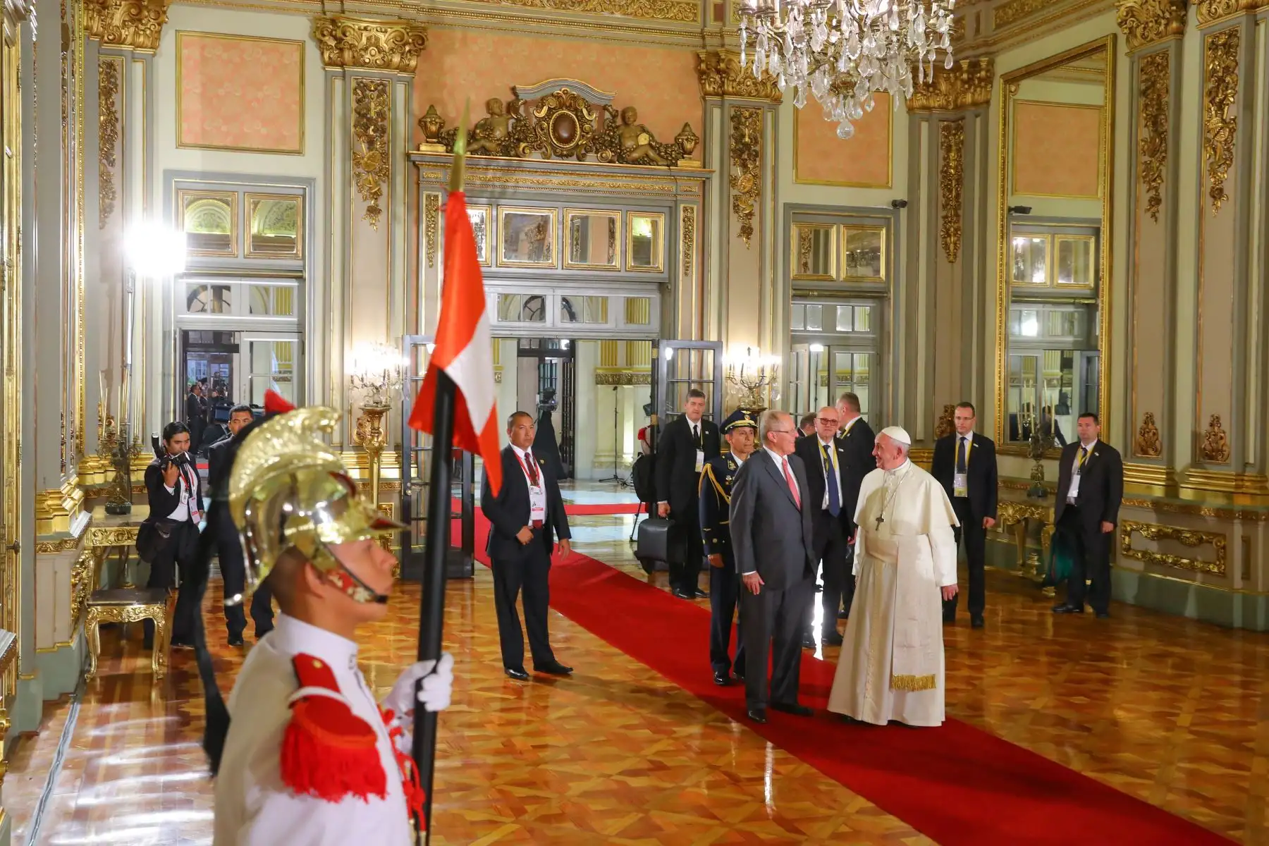 LIMA PERÚ - ENERO 19. Papa Francisco vista Palacio de Gobierno  y se reúne con Presidente Kuczynski. Foto: ANDINA/Prensa Presidencia