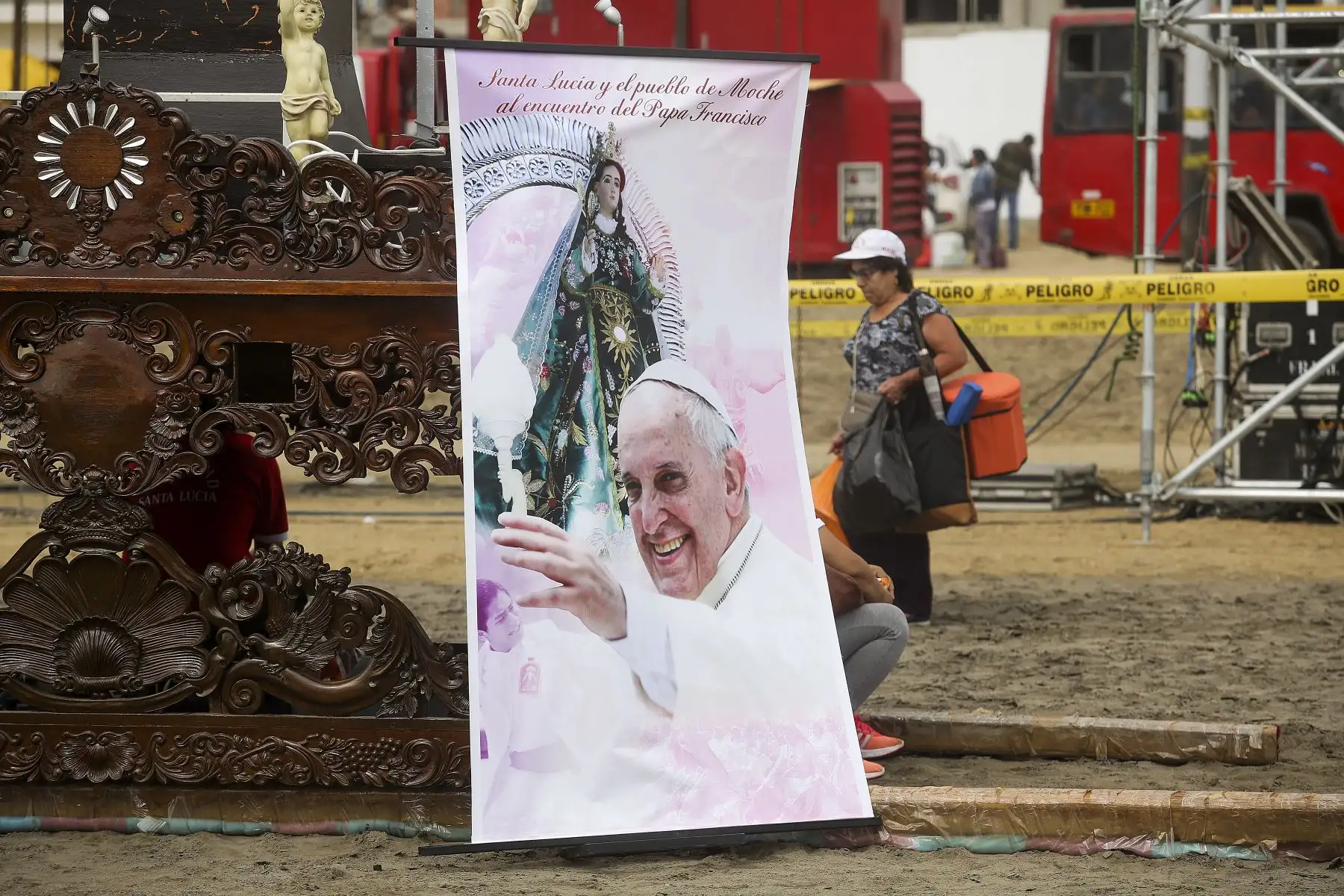 TRUJILLO PERÚ - ENERO 19. Ultimos preparativos para la visita del Papa Francisco en la ciudad de Trujillo. Foto: ANDINA/Roberto Cáceres