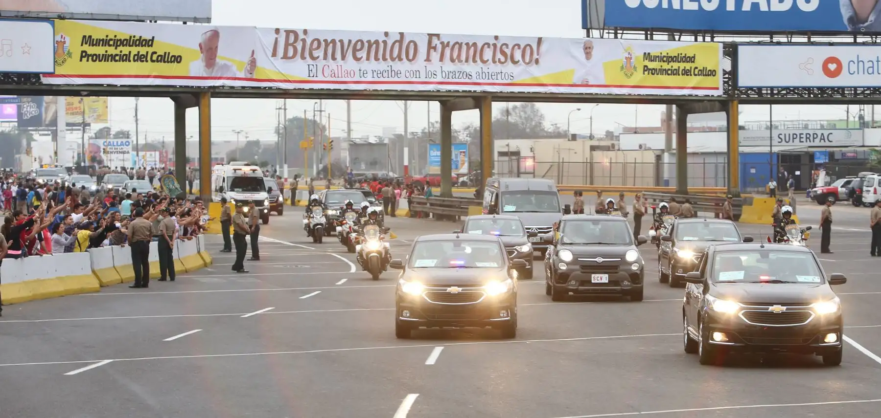 LIMA PERÚ - ENERO 20. Papa Francisco se traslada al Grupo Aéreo Nº8 para su partida a Trujillo.  Foto: ANDINA/Cesar Garcia