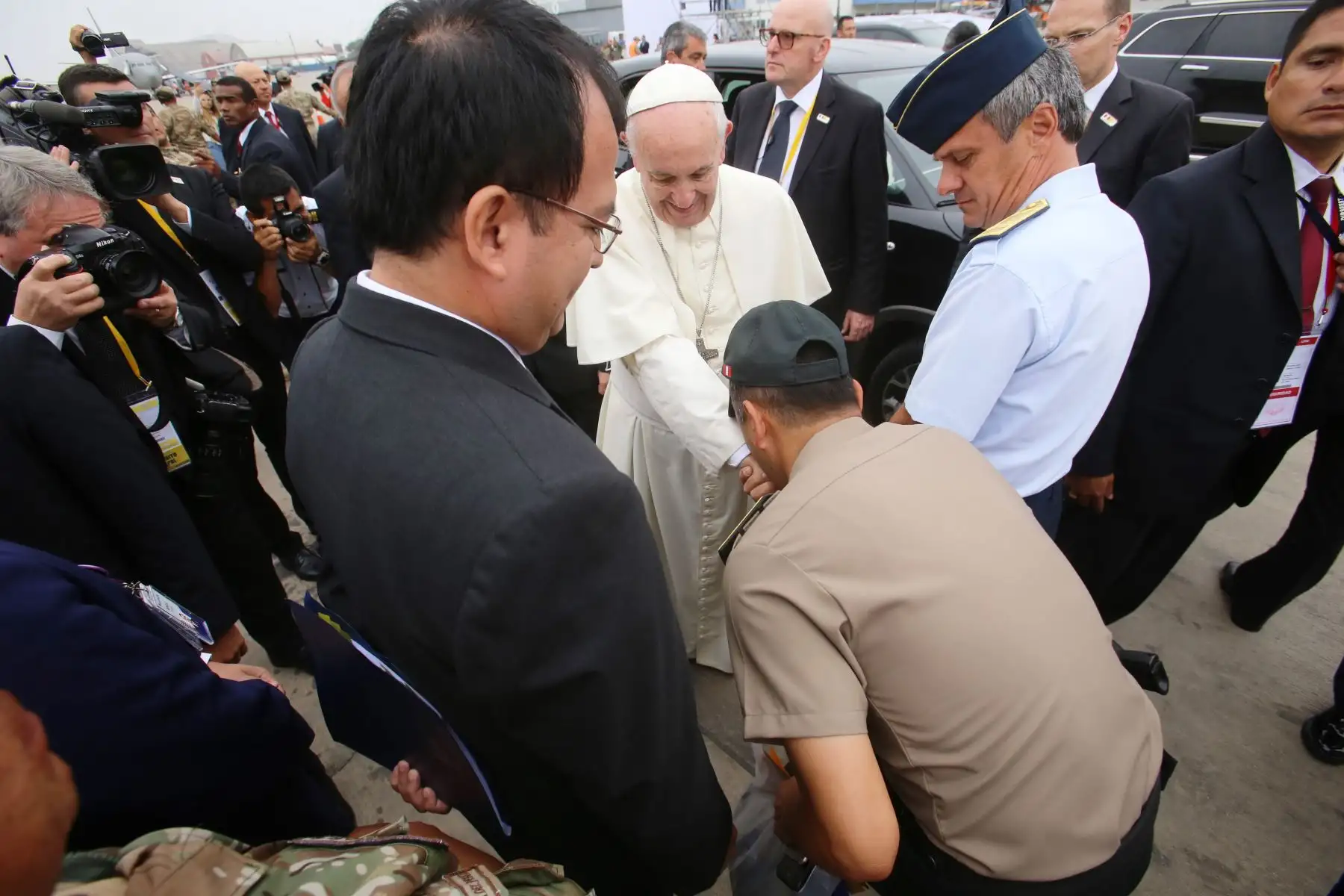 LIMA PERÚ - ENERO 20. Papa Francisco se traslada al Grupo Aéreo Nº8 para su partida a Trujillo.  Foto: ANDINA/Cesar Garcia