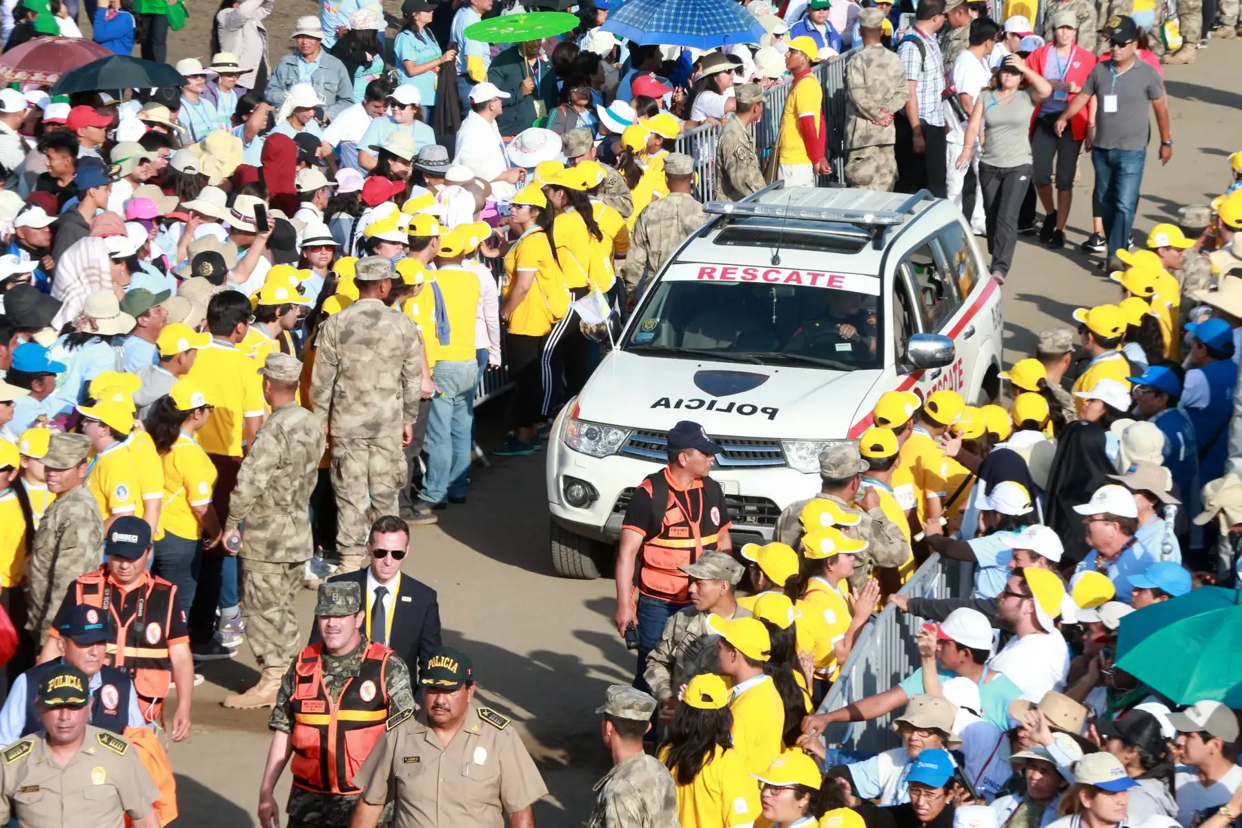 TRUJILLO PERÚ - ENERO 20. Una multitud de gente espera al Papa Francisco en Huanchaco. Foto: ANDINA/Vidal Tarqui