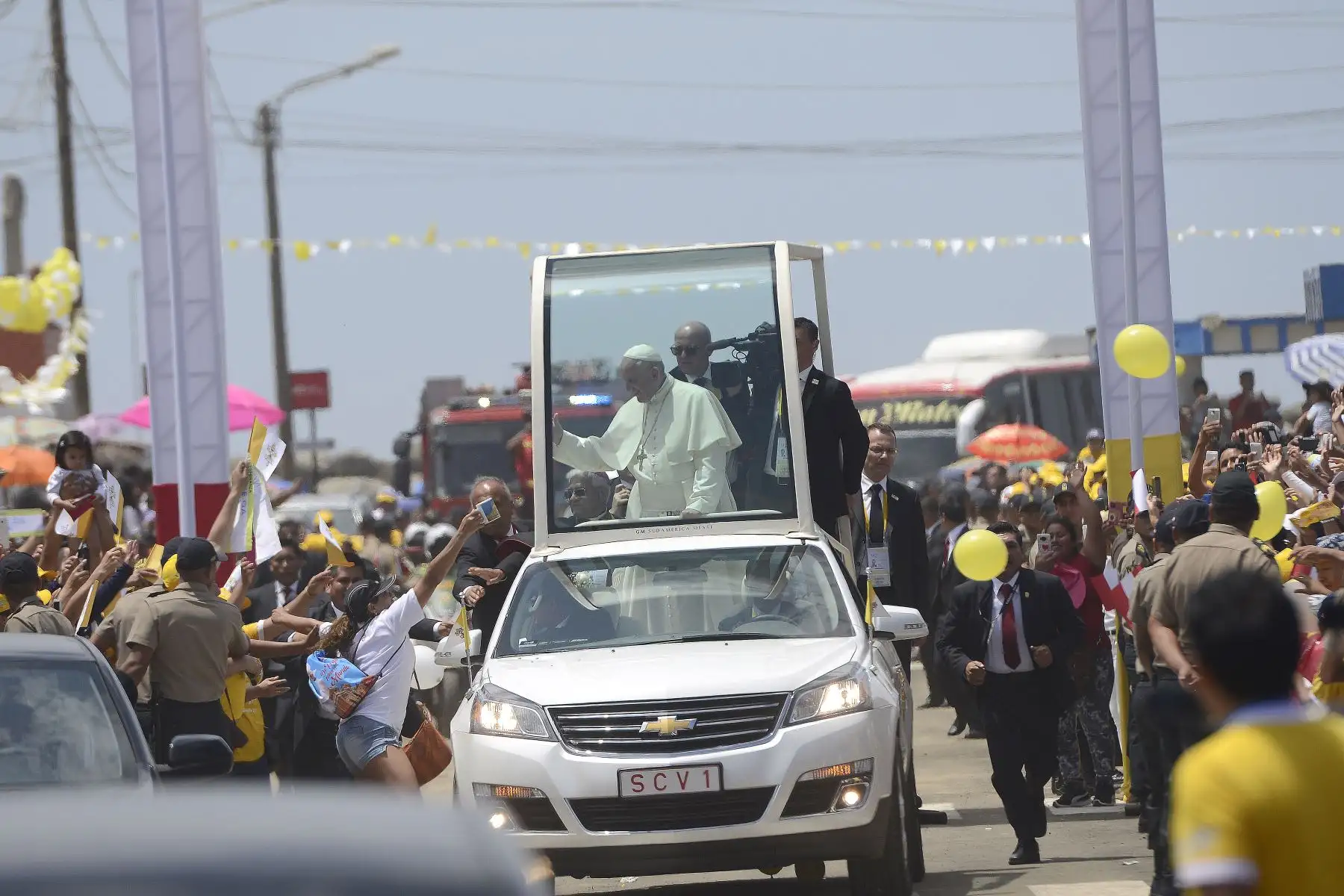 TRUJILLO PERÚ - ENERO 20. Papa Francisco recorre las calles de Trujillo. Foto: ANDINA/Elias Alfageme