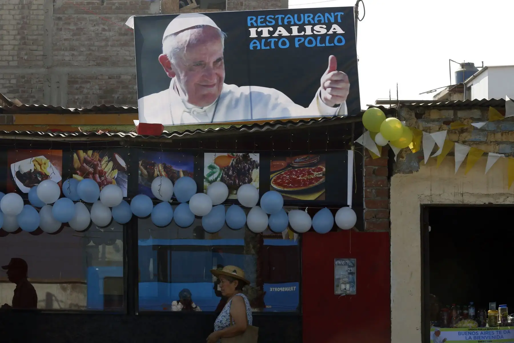 TRUJILLO PERÚ - ENERO 20. Papa Francisco recorre barrio de  Buenos Aires. Foto: ANDINA/Paul Vallejos