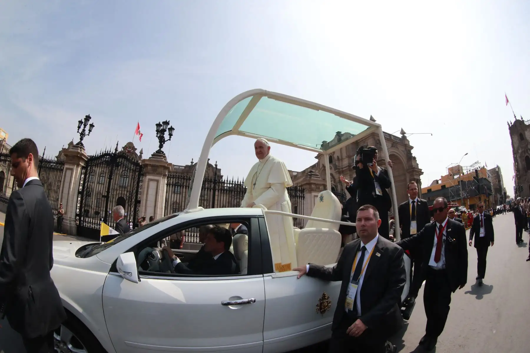 LIMA PERÚ - ENERO 21. Papa Francisco llega a  Catedral de Lima. Foto: ANDINA/Carlos Lezama.