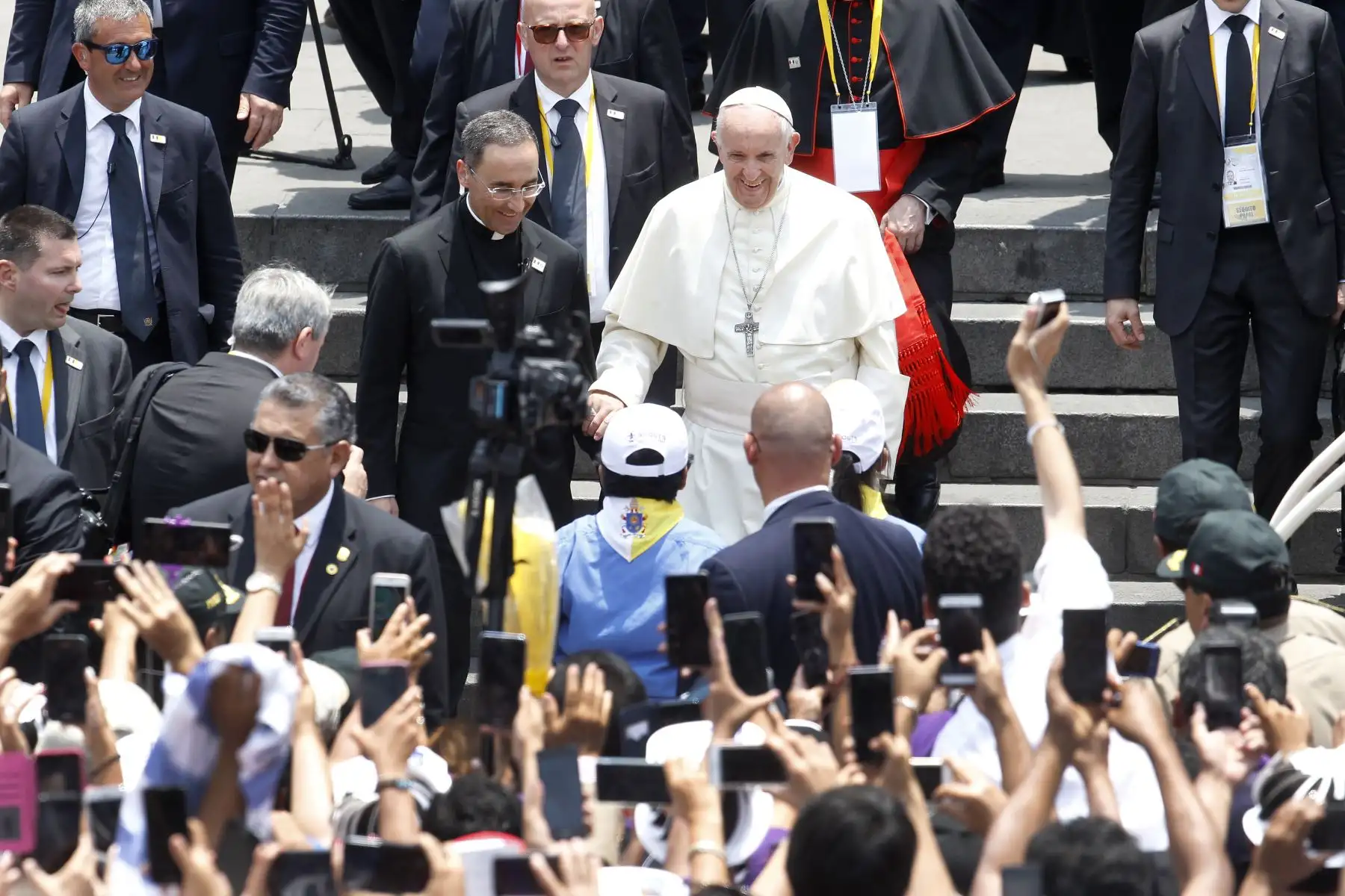 LIMA PERÚ - ENERO 21. Papa Francisco se retira de palacio arzobispal tras el ángelus. Foto: ANDINA/Carolina Urra