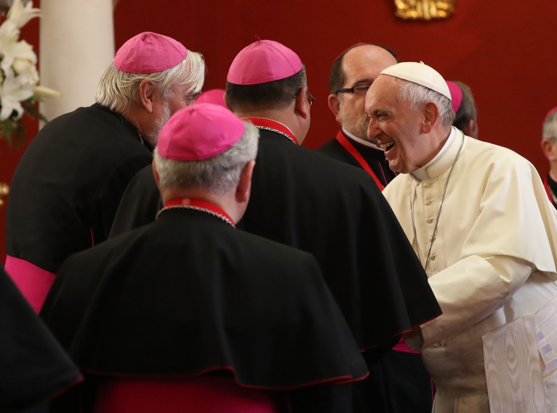 Papa Francisco se reune con obispos del perú. AFP