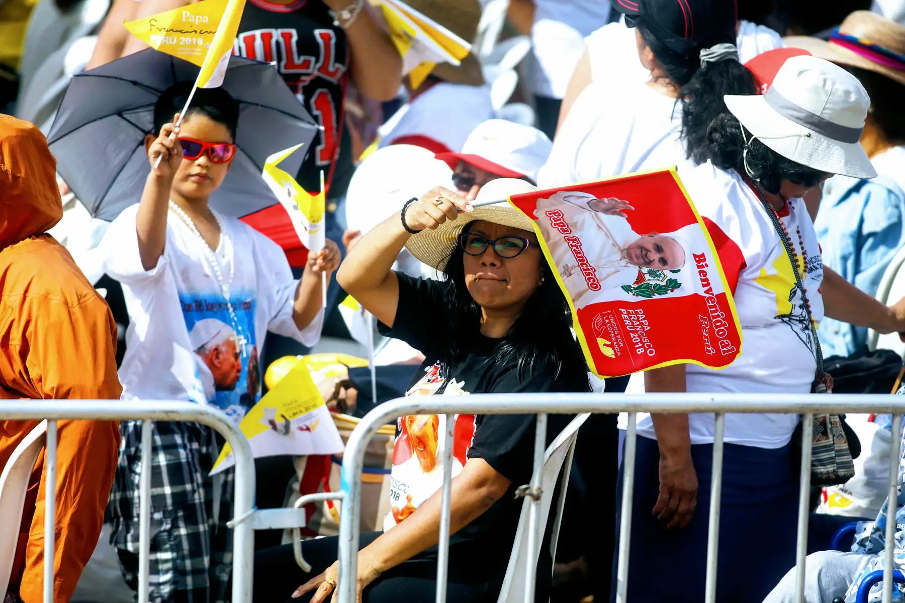 LIMA PERÚ - ENERO 21. Multitudinaria asistencia a   misa del Papa Francisco en Base Las palmas. Foto: ANDINA/Luis Iparraguirre