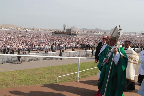 LIMA PERÚ - ENERO 21. Papa Francisco oficia misa en Base Las palmas. Foto: ANDINA/Carlos Lezama