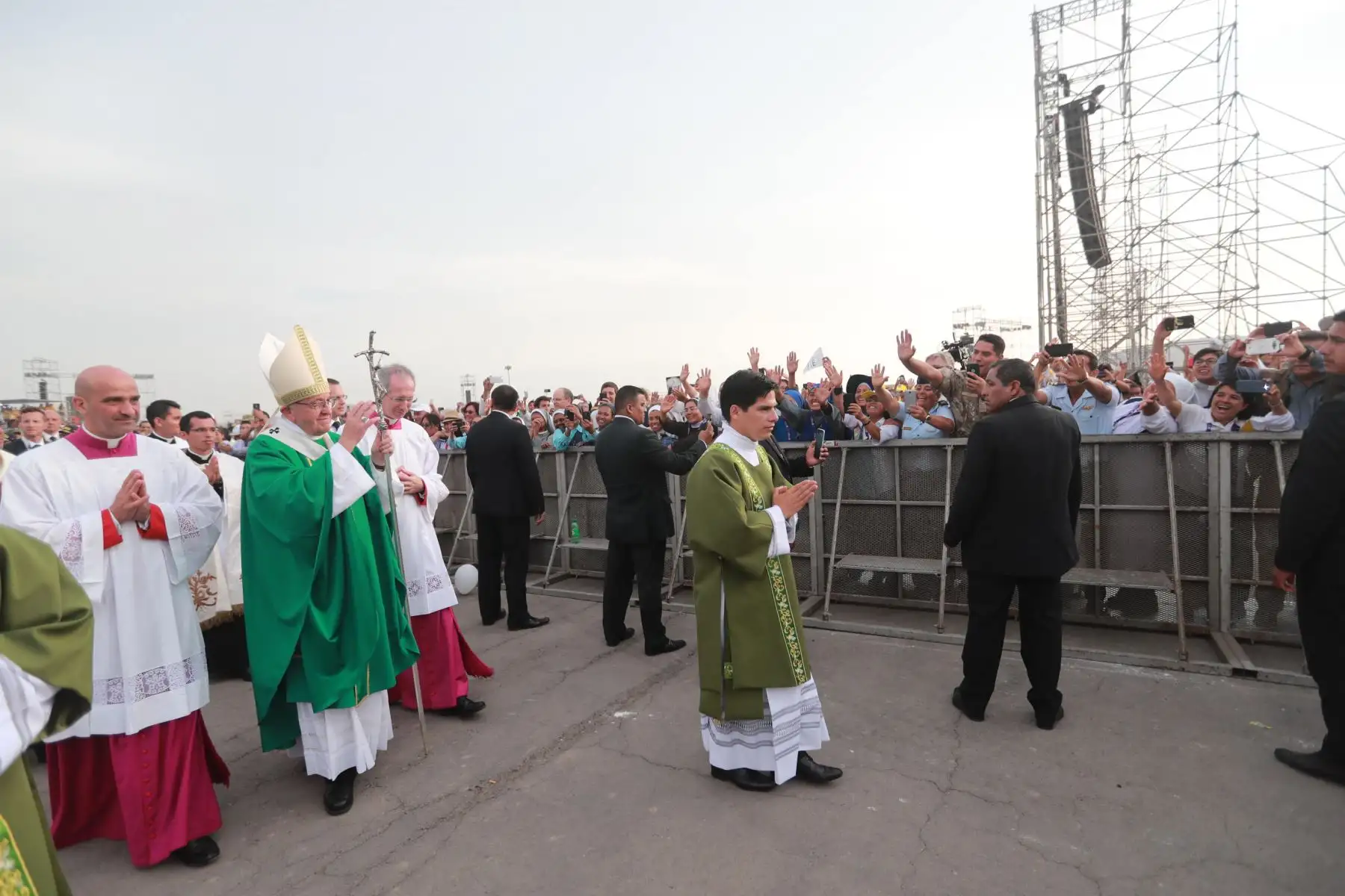LIMA PERÚ - ENERO 21.  Papa Francisco oficia misa en Base Las palmas. Foto: ANDINA/Carlos Lezama