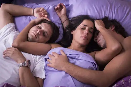 Escena promocional de la cinta peruana "Sobredosis de amor".
