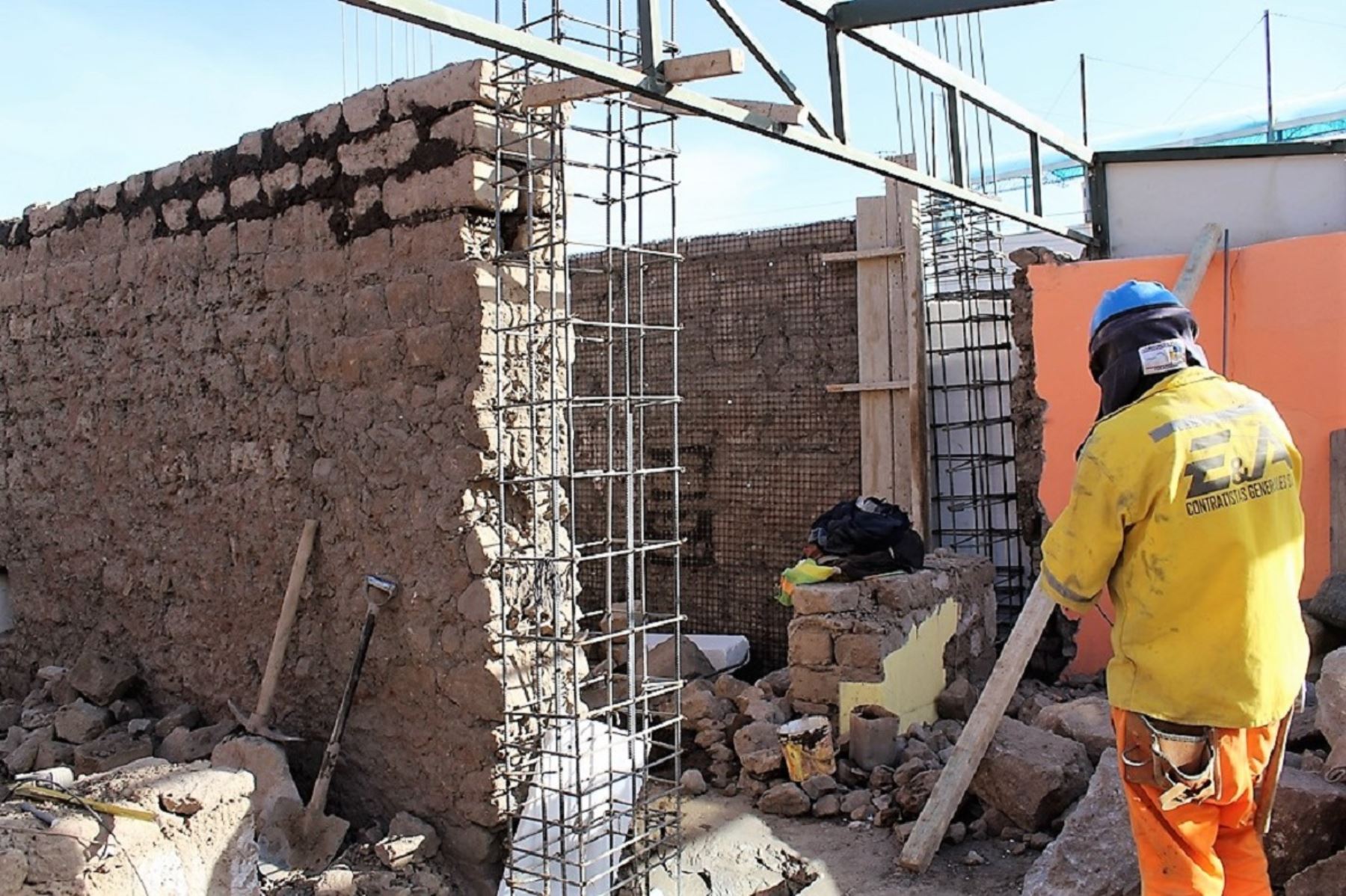 Ministerio de Vivienda prevé otorgar 566 bonos a damnificados por sismo en Caylloma, en Arequipa. ANDINA/Difusión
