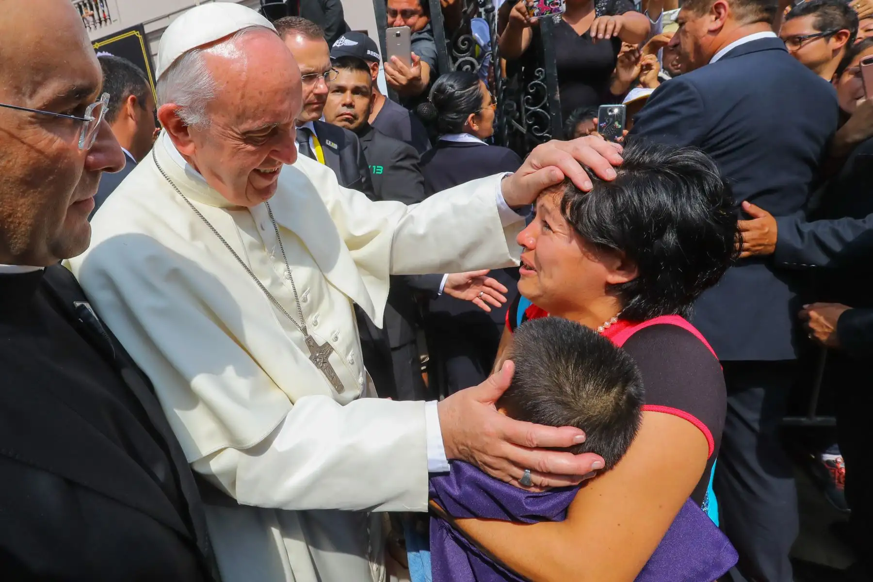 En el nombre de Dios. Foto:ANDINA /Andrés Valle