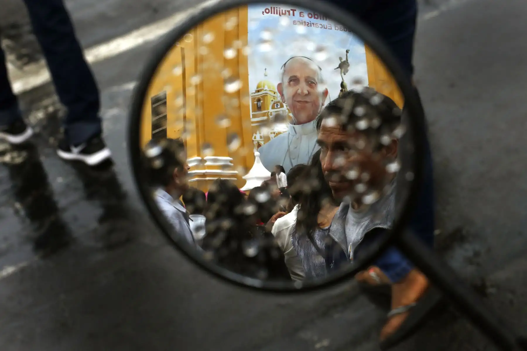 Reflejos de fe. Foto:ANDINA /Paul Vallejo