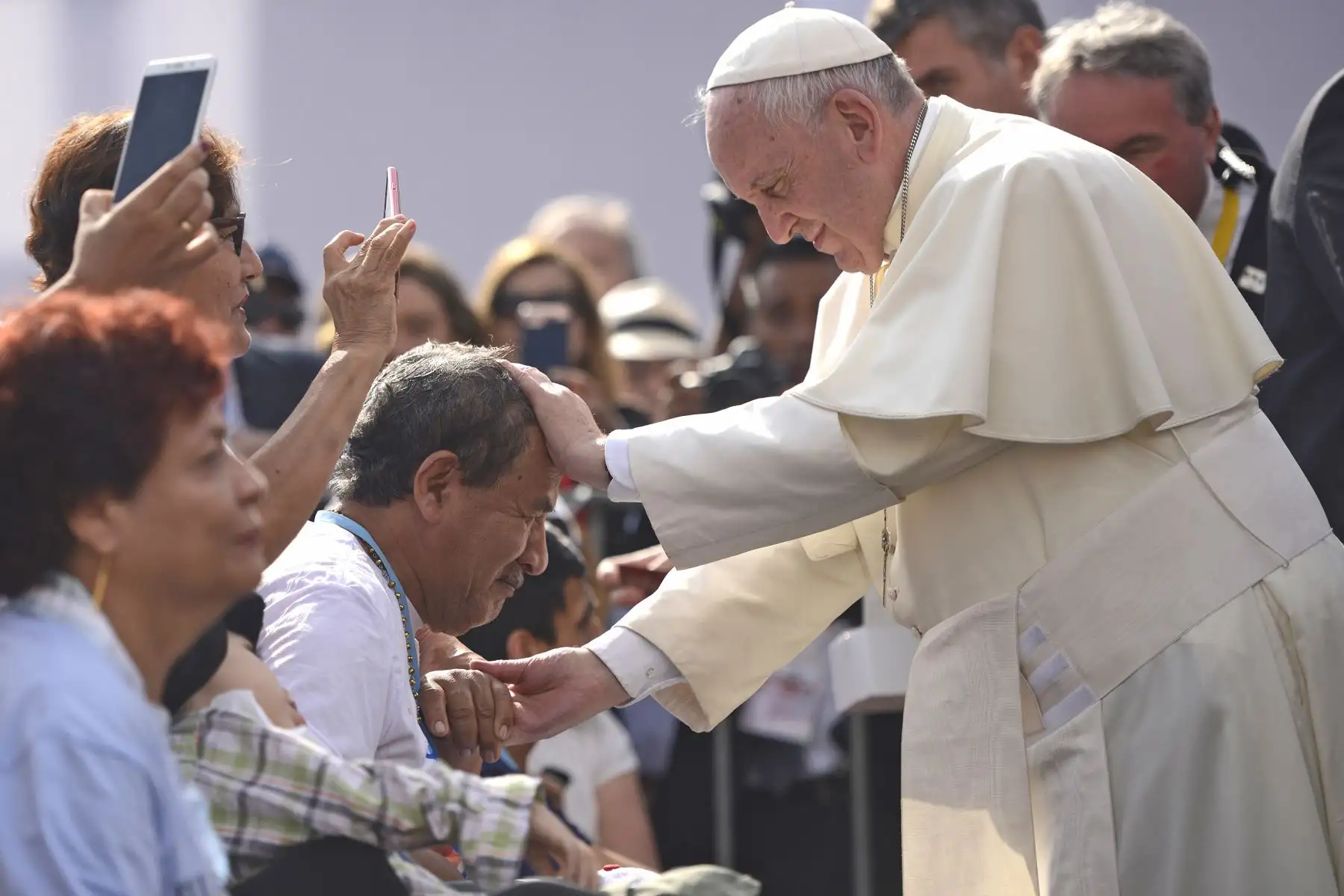 El momento en que el llanto y el amor se unen. Foto: ANDINA/Elias Alfagame