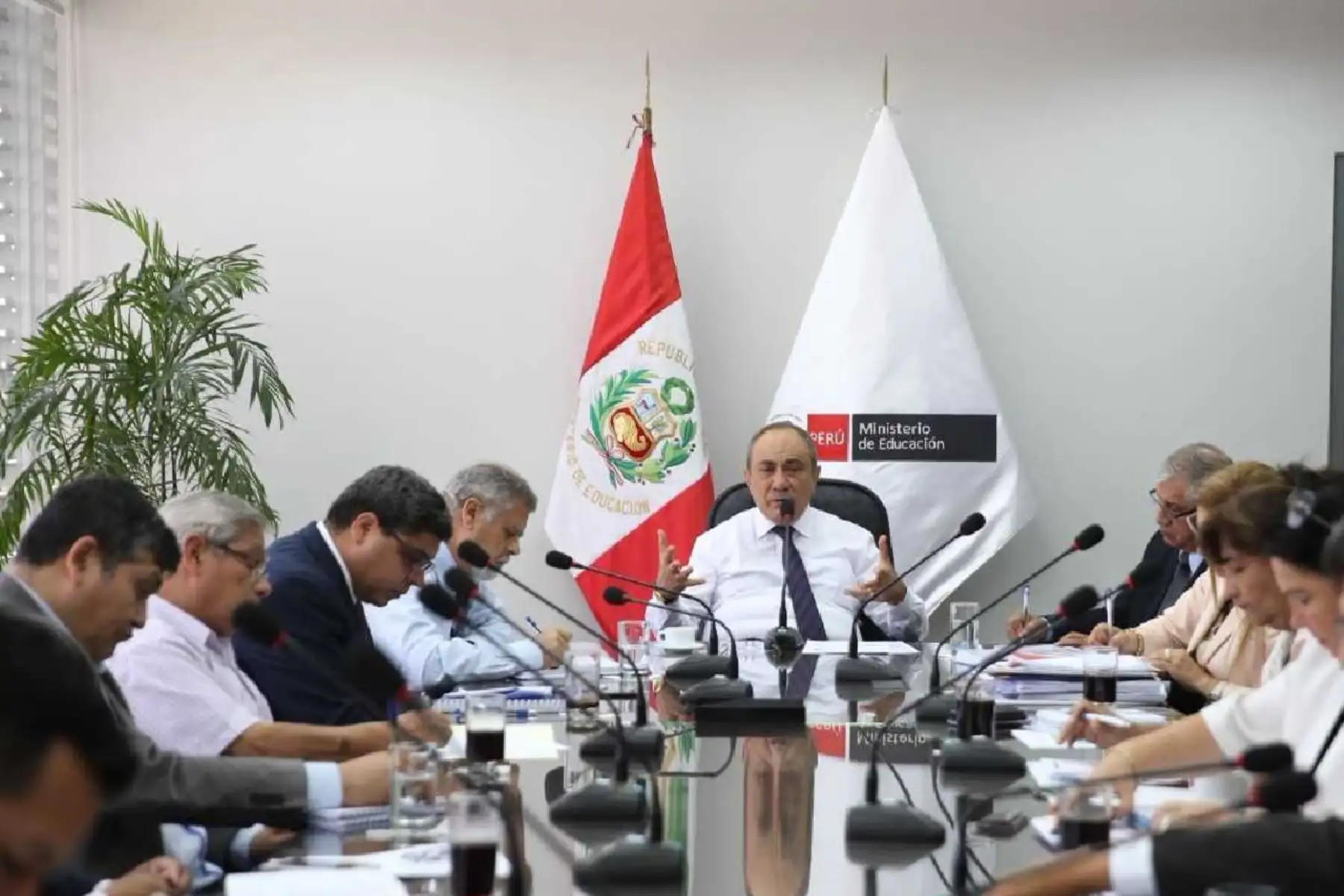 Ministro de Educación, Idel Vexler, trabaja activamente en las acciones de diálogo y relacionamiento con las regiones.