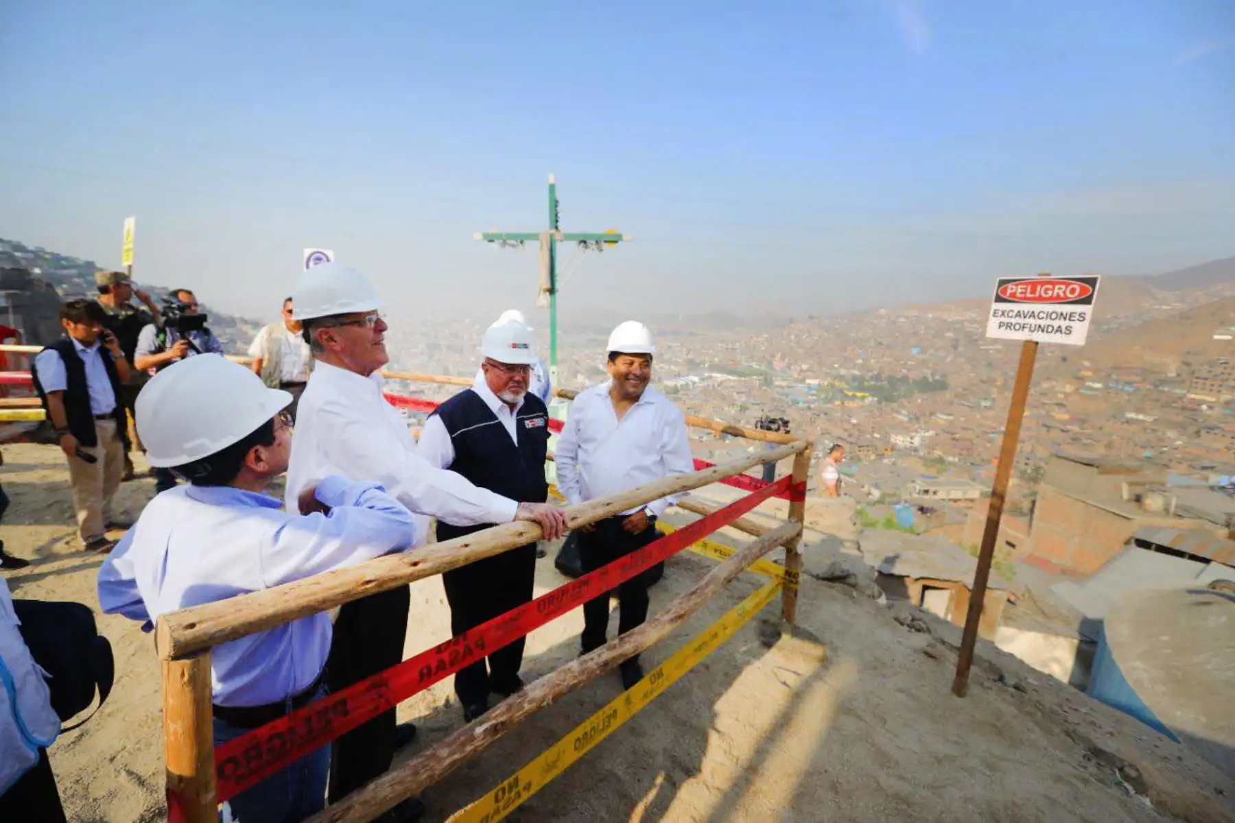 LIMA-PERÚ-ENERO-24.Presidente de la República supervisa inicio de obras de agua y alcantarillado en la zona de San Juan de Amancaes, distrito del Rímac, que benefician a más de 12,000vecinos. Foto:ANDINA/Prensa Presidencia