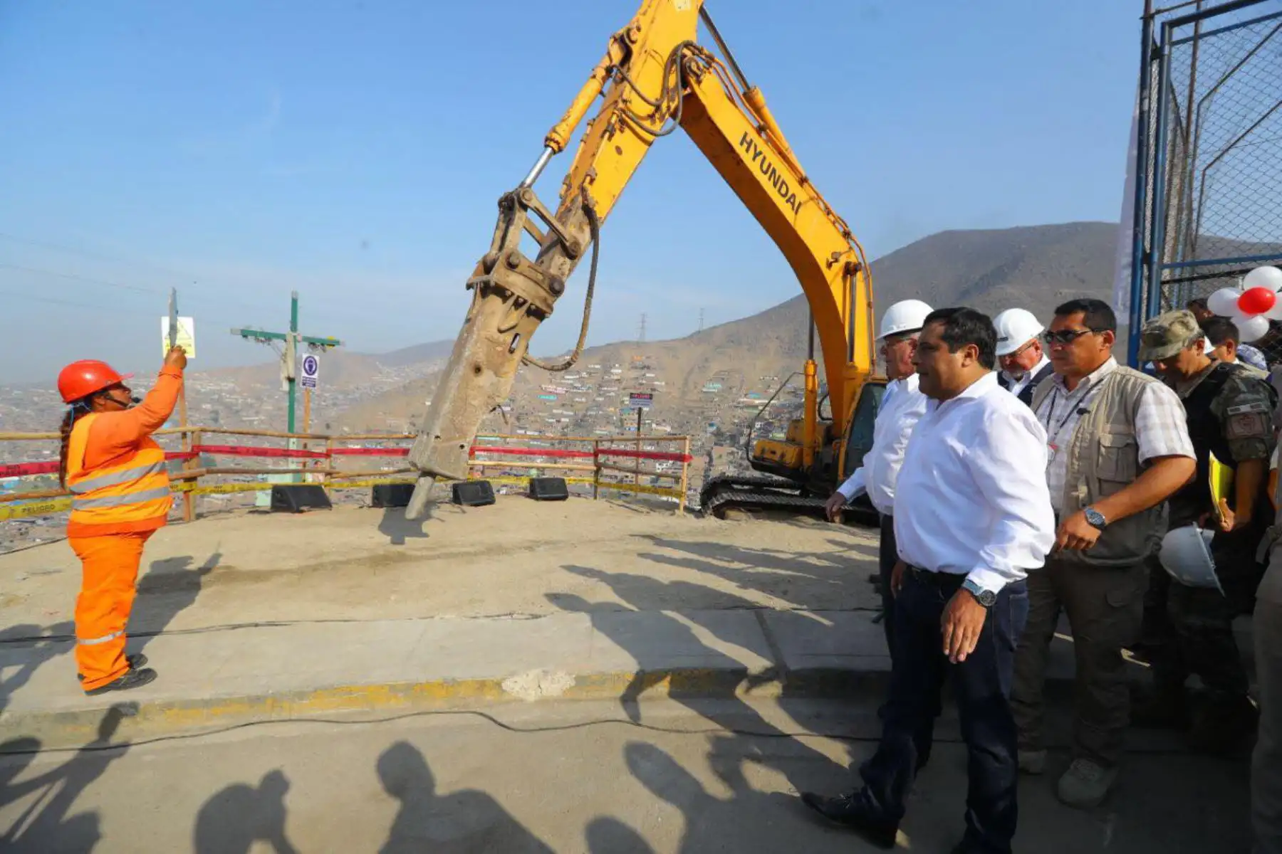 LIMA-PERÚ-ENERO-24.Presidente de la República supervisa inicio de obras de agua y alcantarillado en la zona de San Juan de Amancaes, distrito del Rímac, que benefician a más de 12,000vecinos. Foto:ANDINA/Prensa Presidencia