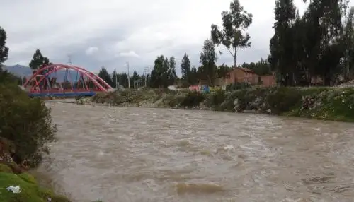 Debido a las intensas lluvias están ocurriendo huaicos, deslizamientos y crecidas de ríos, como en el Mantaro.,