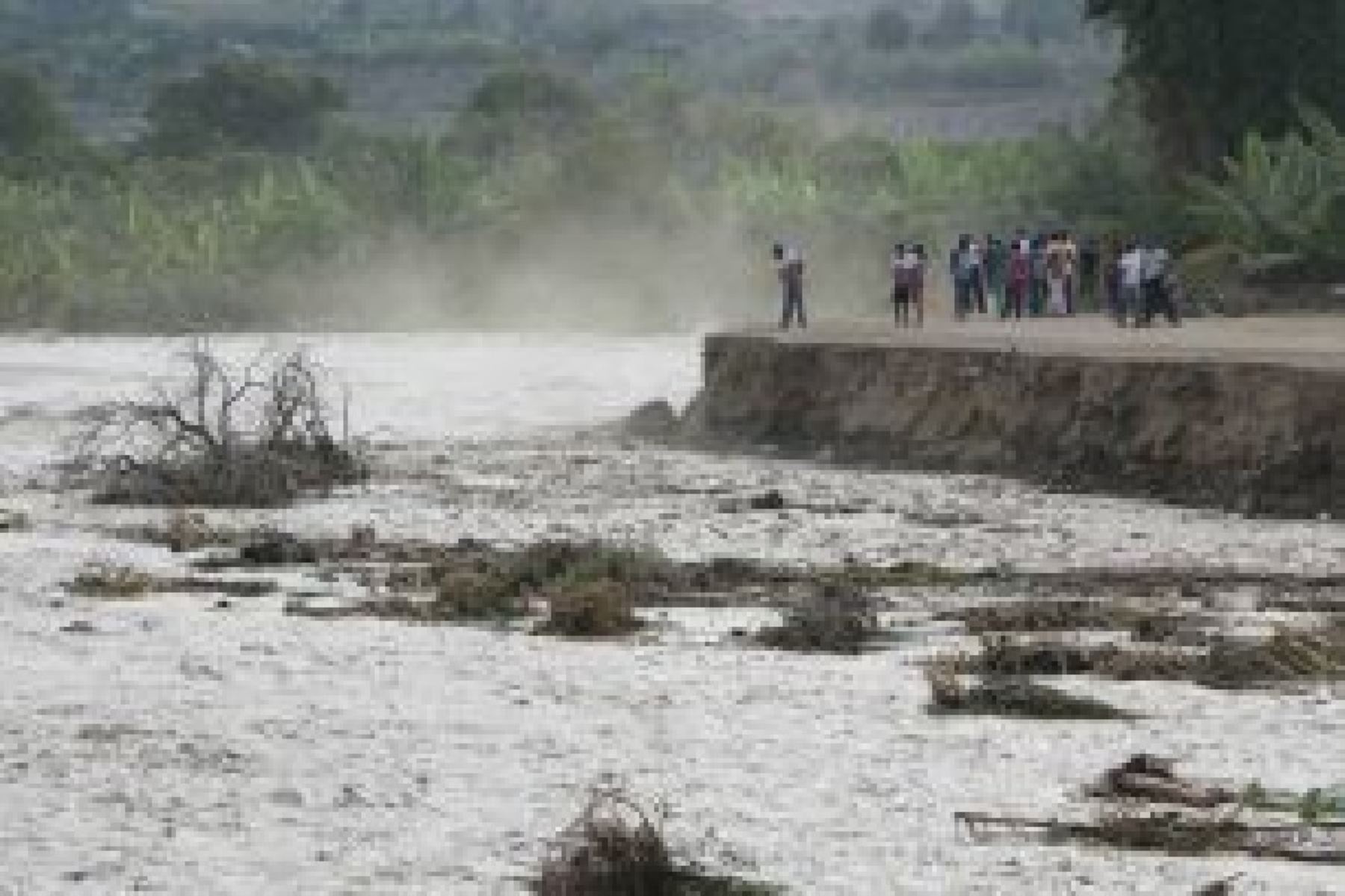 Río Mala se desbordó por su margen izquierda, en el anexo Aymara del distrito de Calango, en la provincia de Cañete, región Lima.