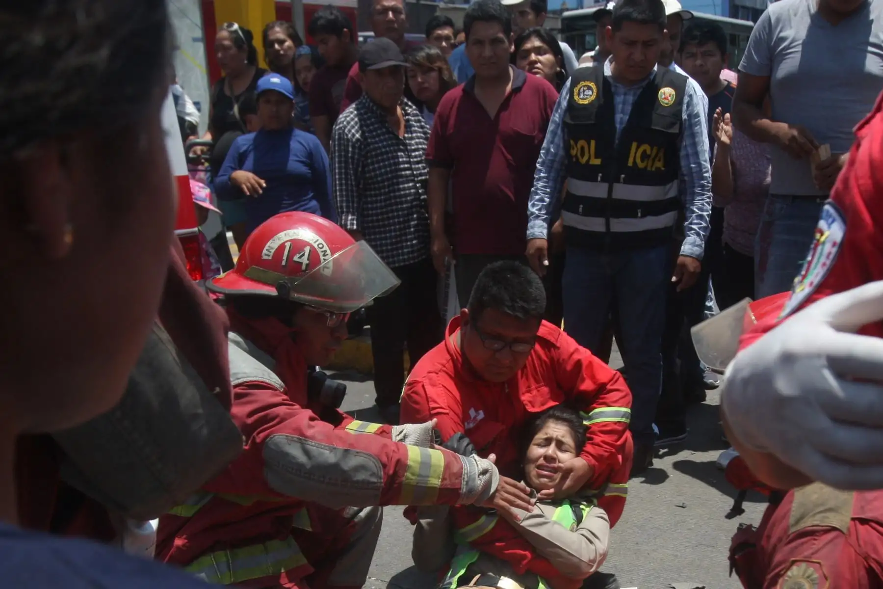 LIMA,PERÚ.ENERO 24. Policías motorizadas SO3 Sandra Saavedra Rosales y SO3 Lisset Ramirez Dominguez de la DIRTRAN, quedan gravemente heridas al ser  atropelladas por patrullero. FOTO:ANDINA/Héctor Vinces.