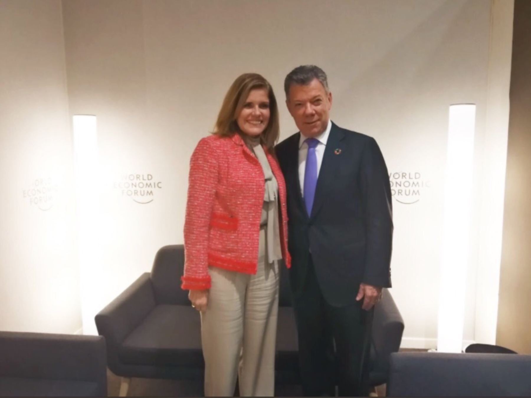La jefa del Gabinete Ministerial, Mercedes Aráoz se reunió con el presidente de Colombia, Juan Manuel Santos.