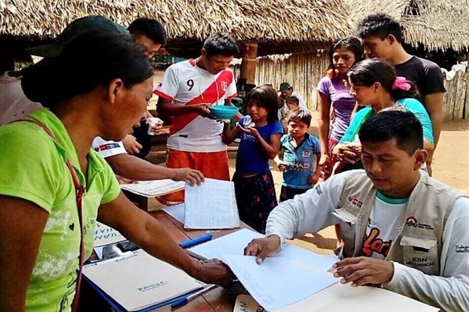 Minsa asegura atención de salud de comunidad indígena de contacto inicial de Ucayali.